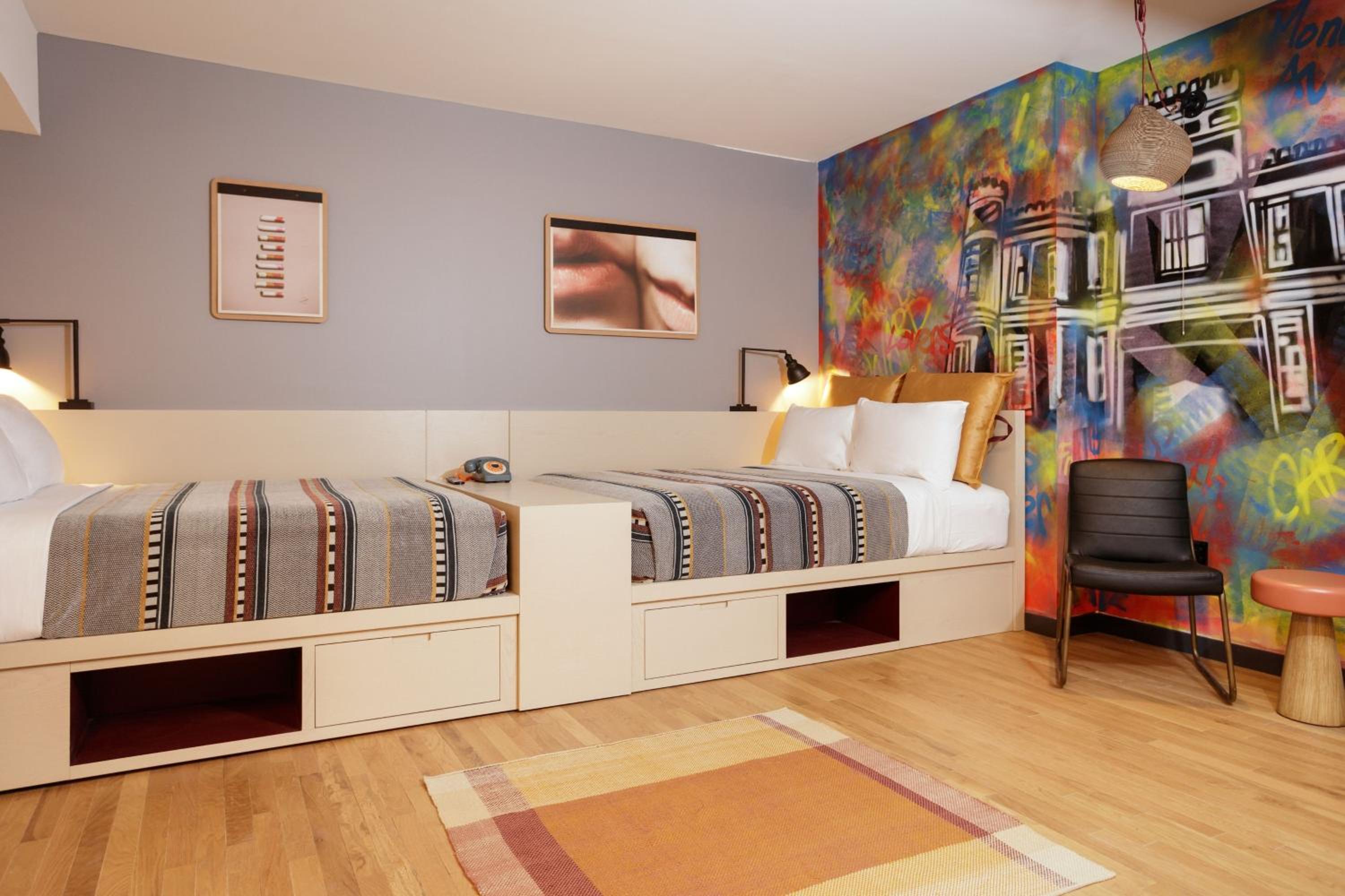 Queen Room with Two Queen Beds - Photo 2