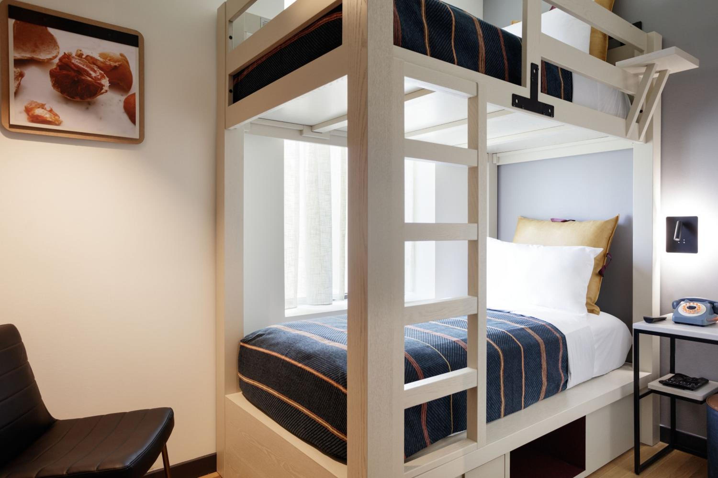 Room with Bunk Beds - Photo 1