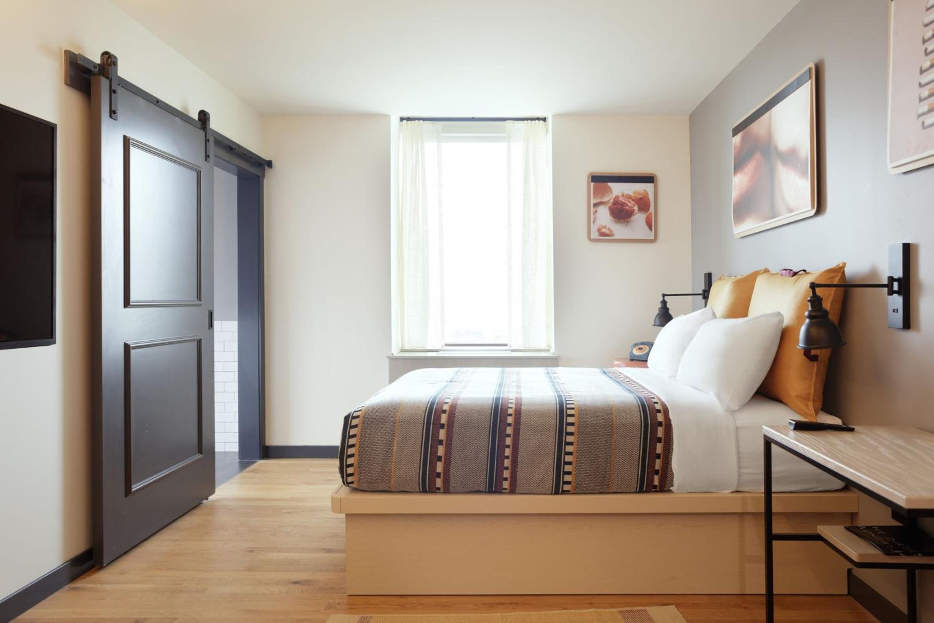 Queen Room - Photo 1