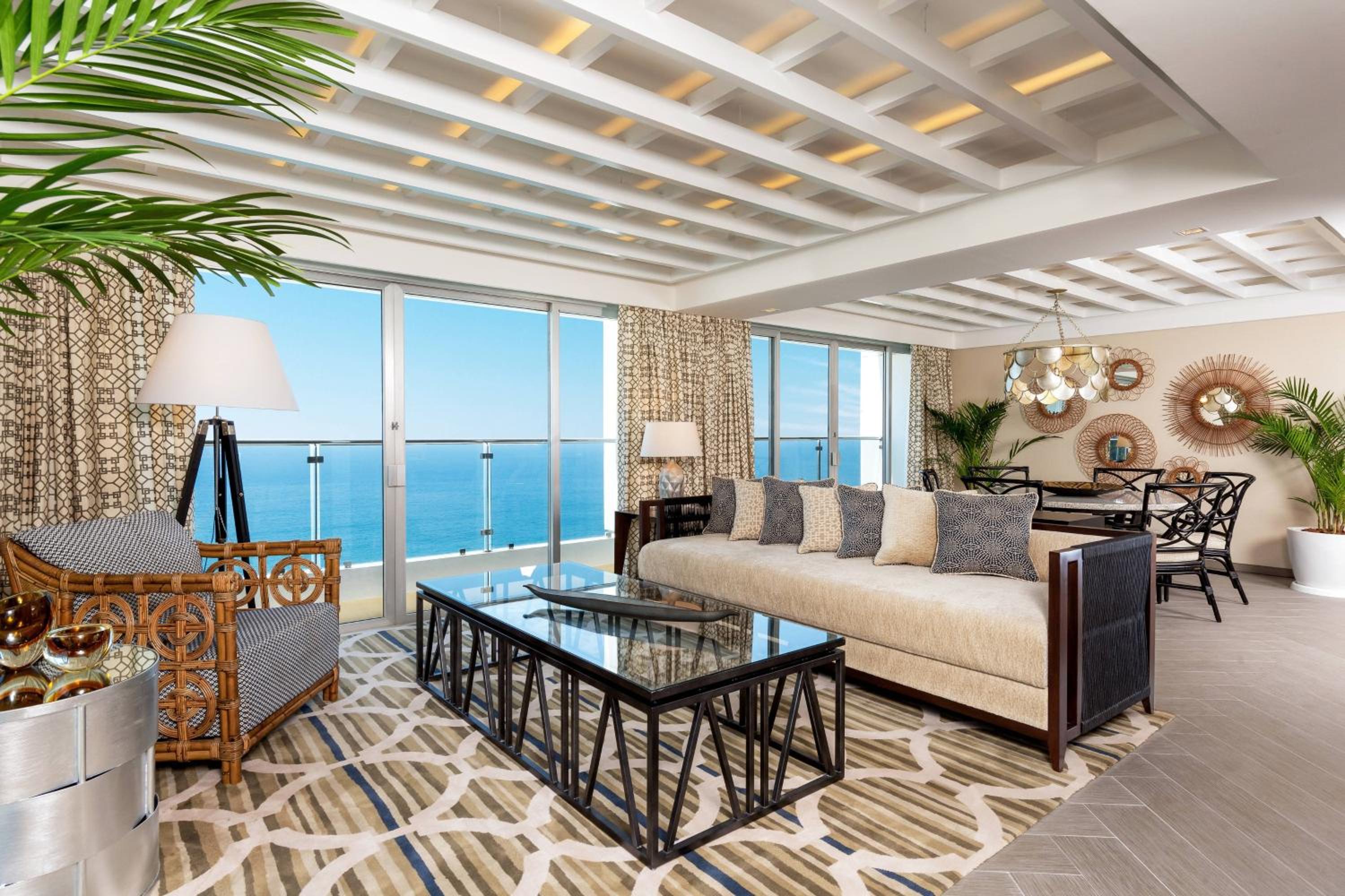 Club lounge access, Vise Presidential Suite, 1 King, Balcony