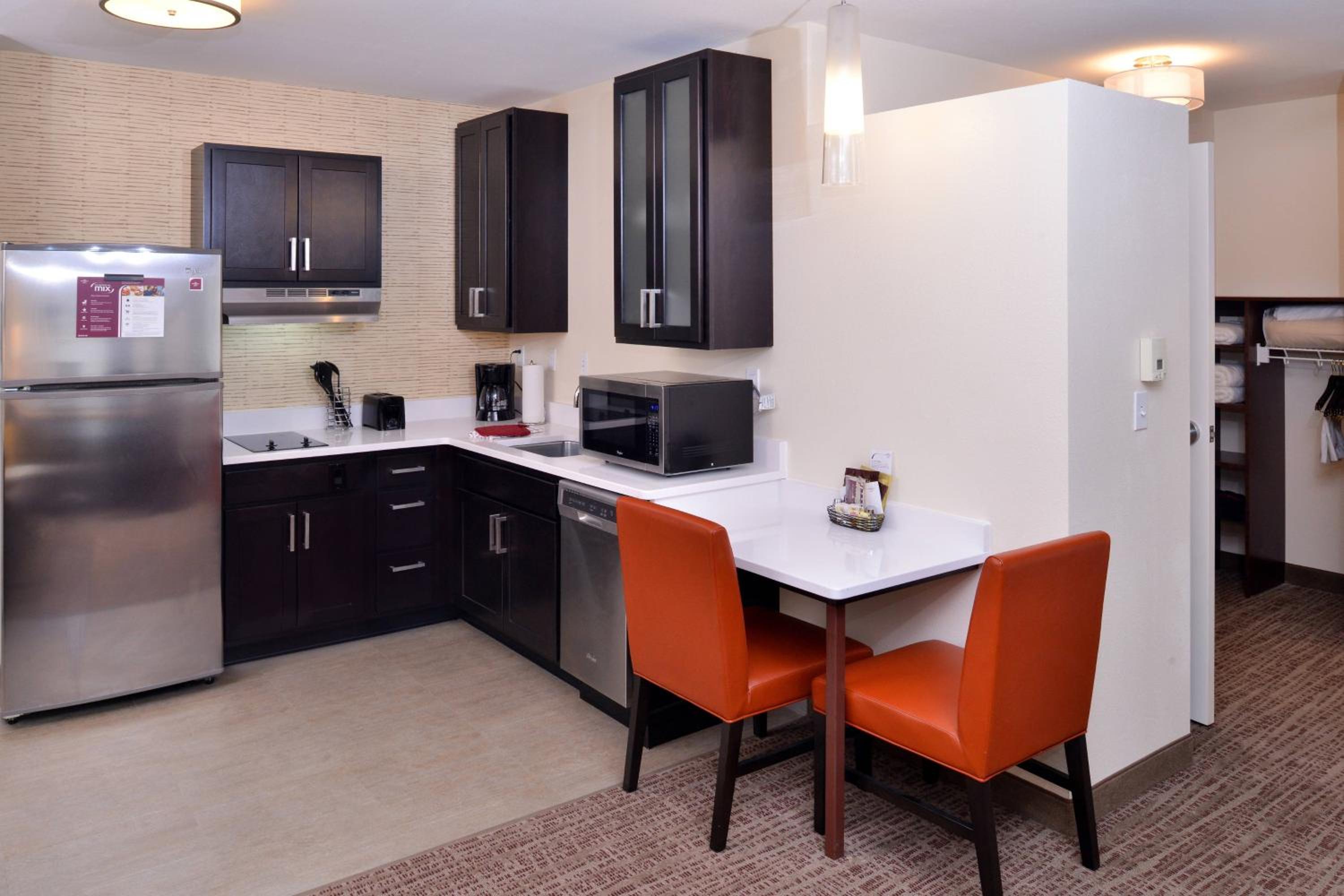 Studio King Room with Non-Private Sofa Bed - Hearing Accessible