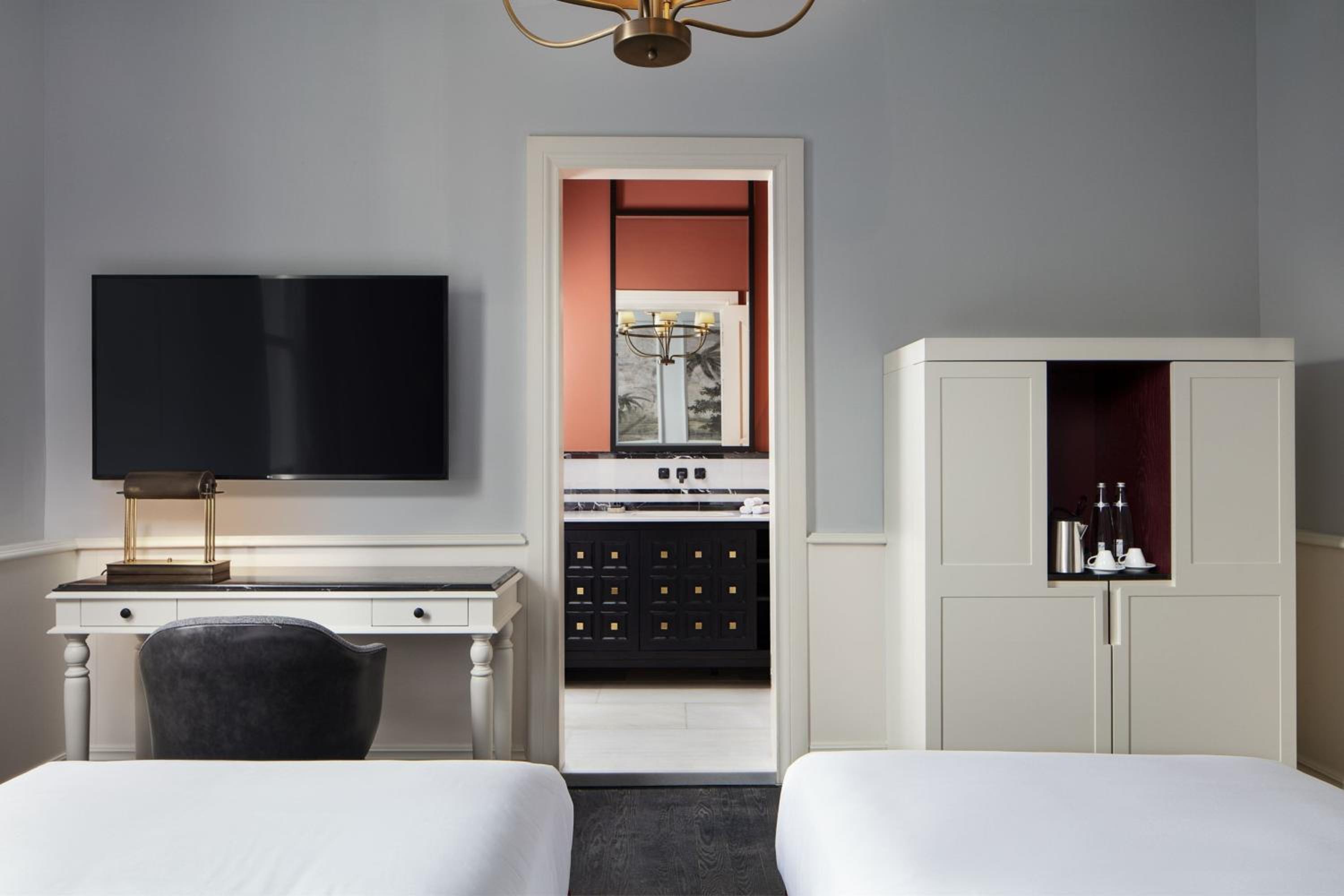 Premium Twin Room with City View