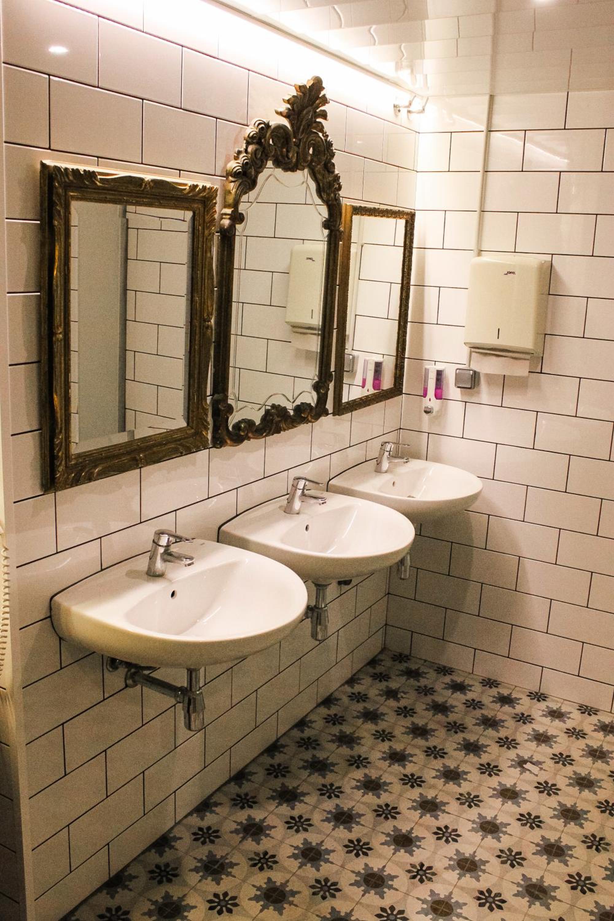 Triple Room with Shared Bathroom photo 2