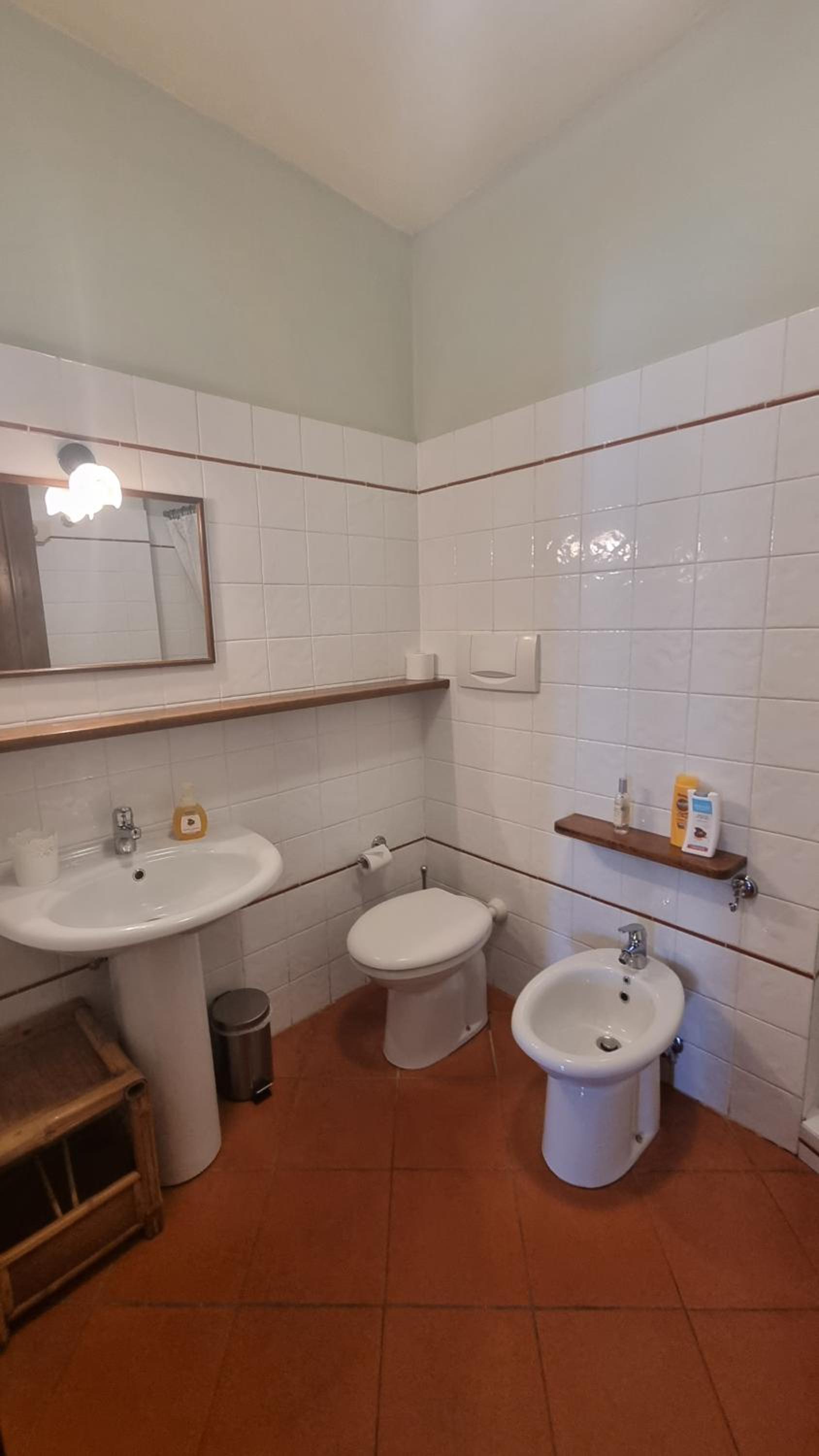 Deluxe One-Bedroom Apartment photo 2