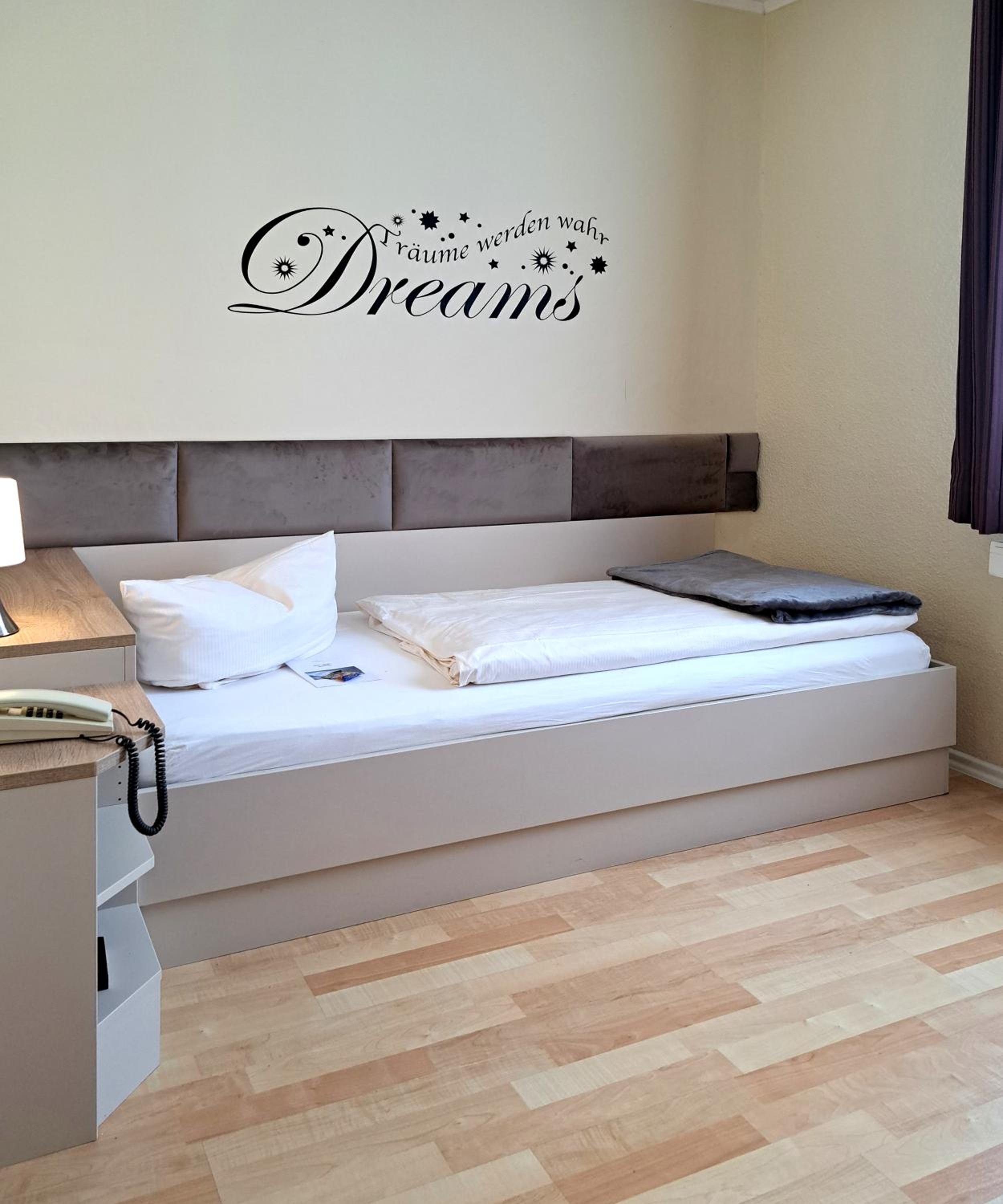 Single Room photo 2