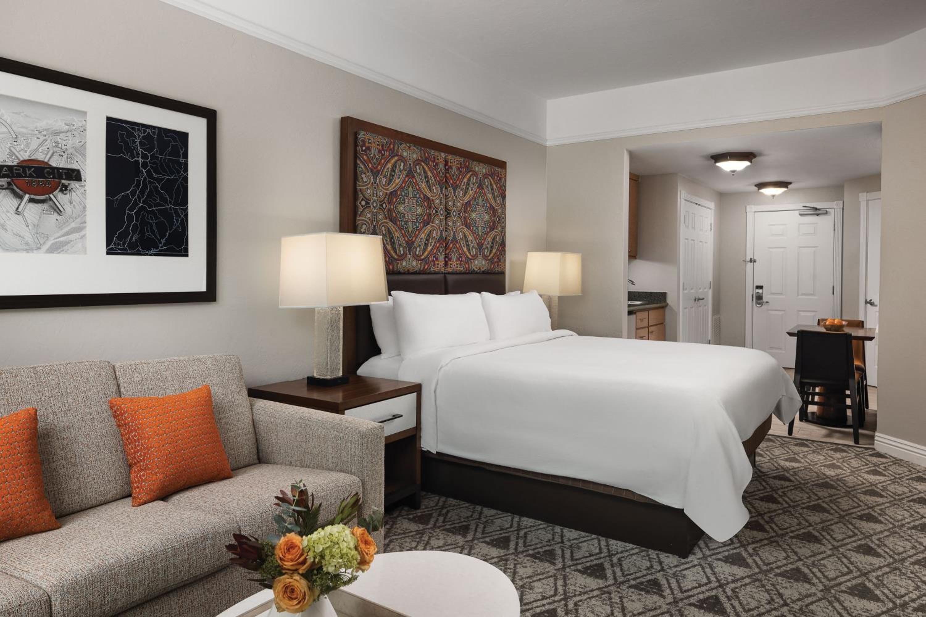 King Room with Sofa Bed photo 1