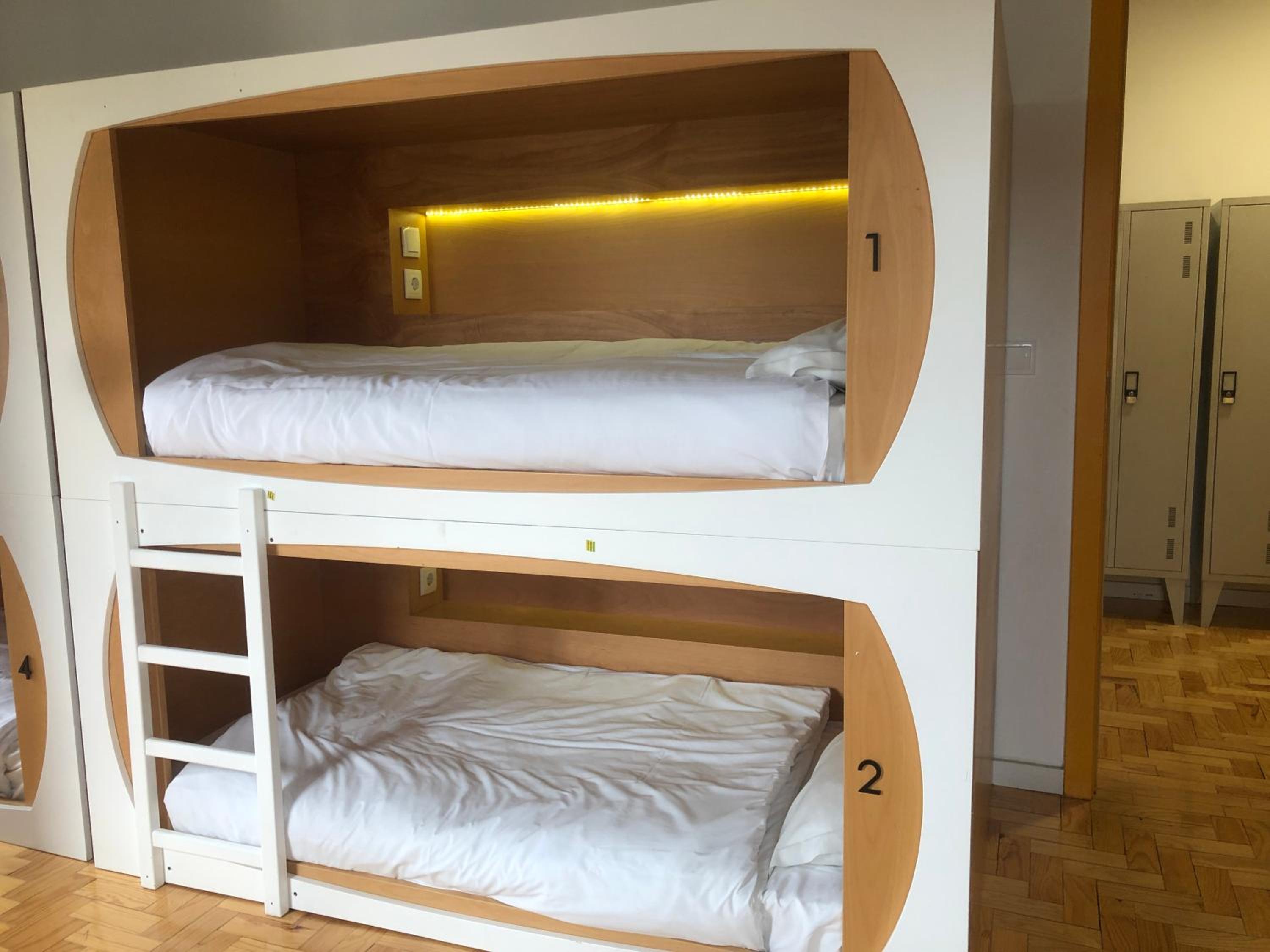 Bed in 8-Bed Dormitory Room photo 1