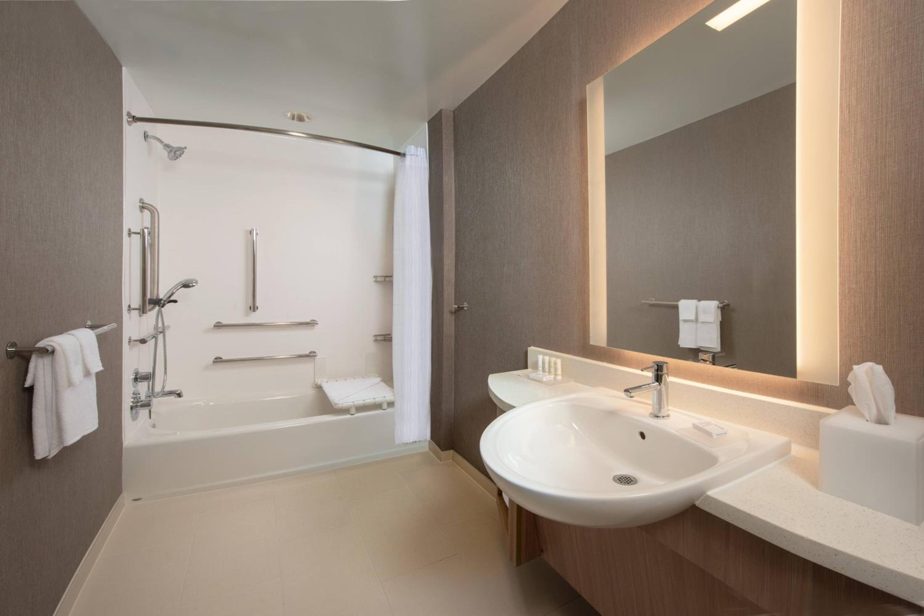 King Suite with Trundle Bed - Photo 5