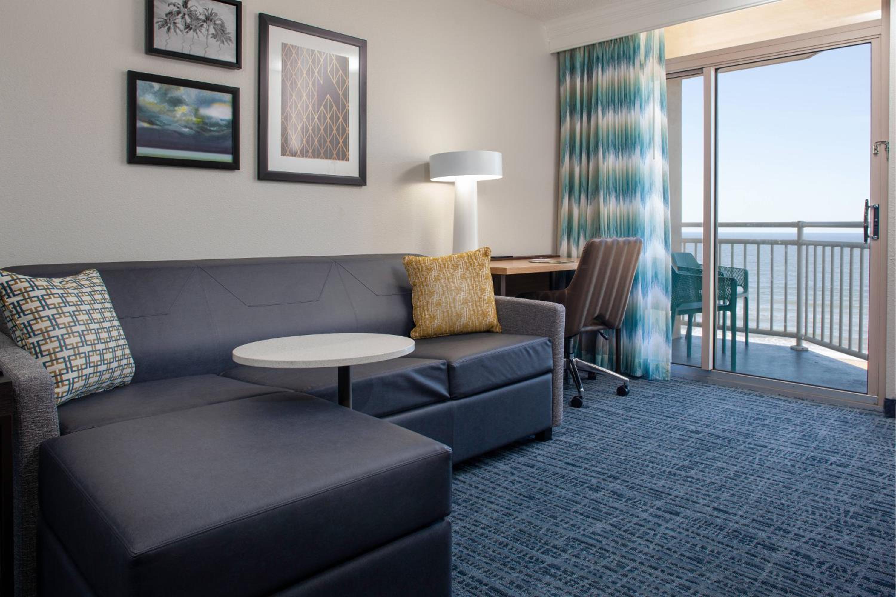 One-Bedroom King Suite - Photo 2