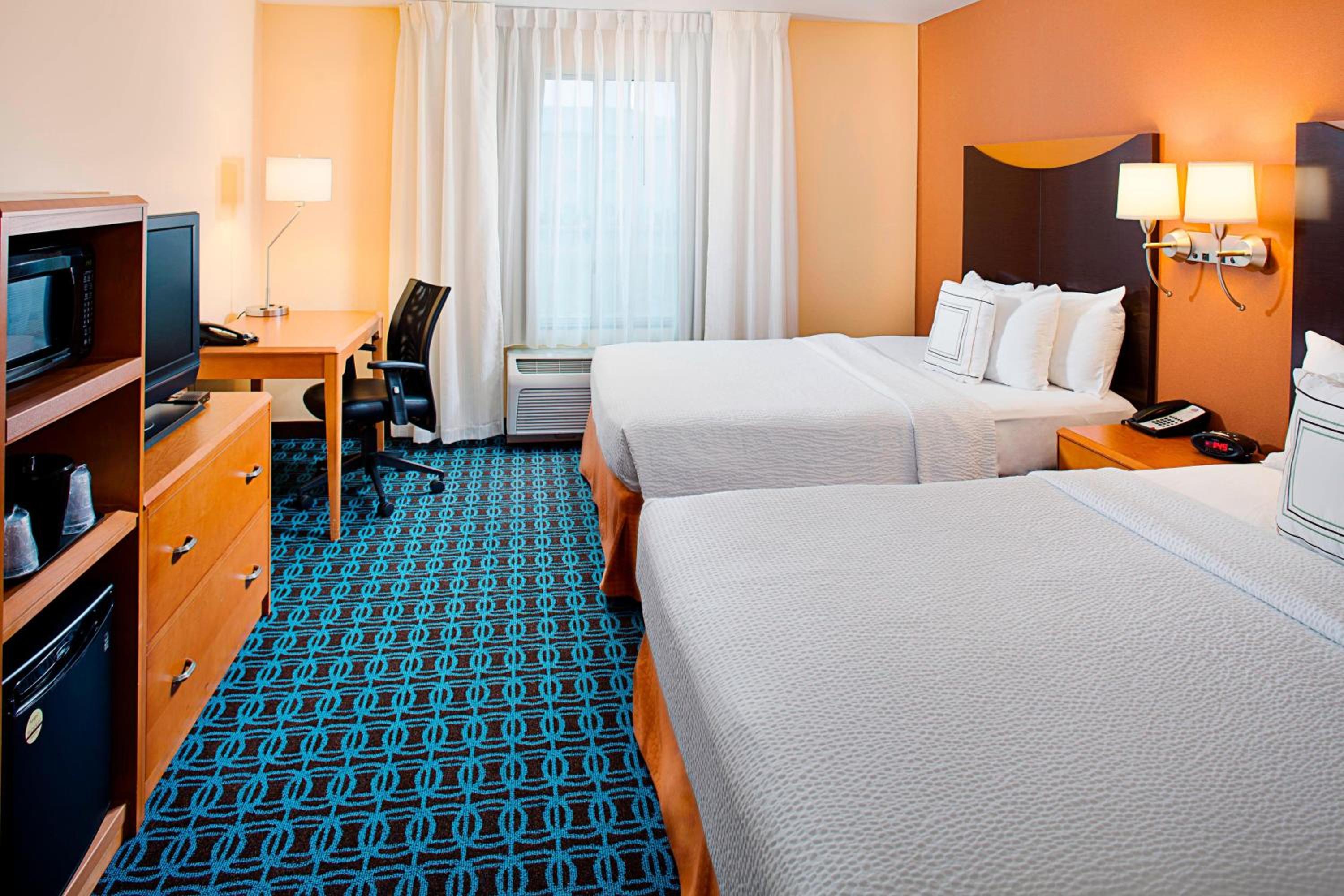 Queen Room with Two Queen Beds - Photo 1