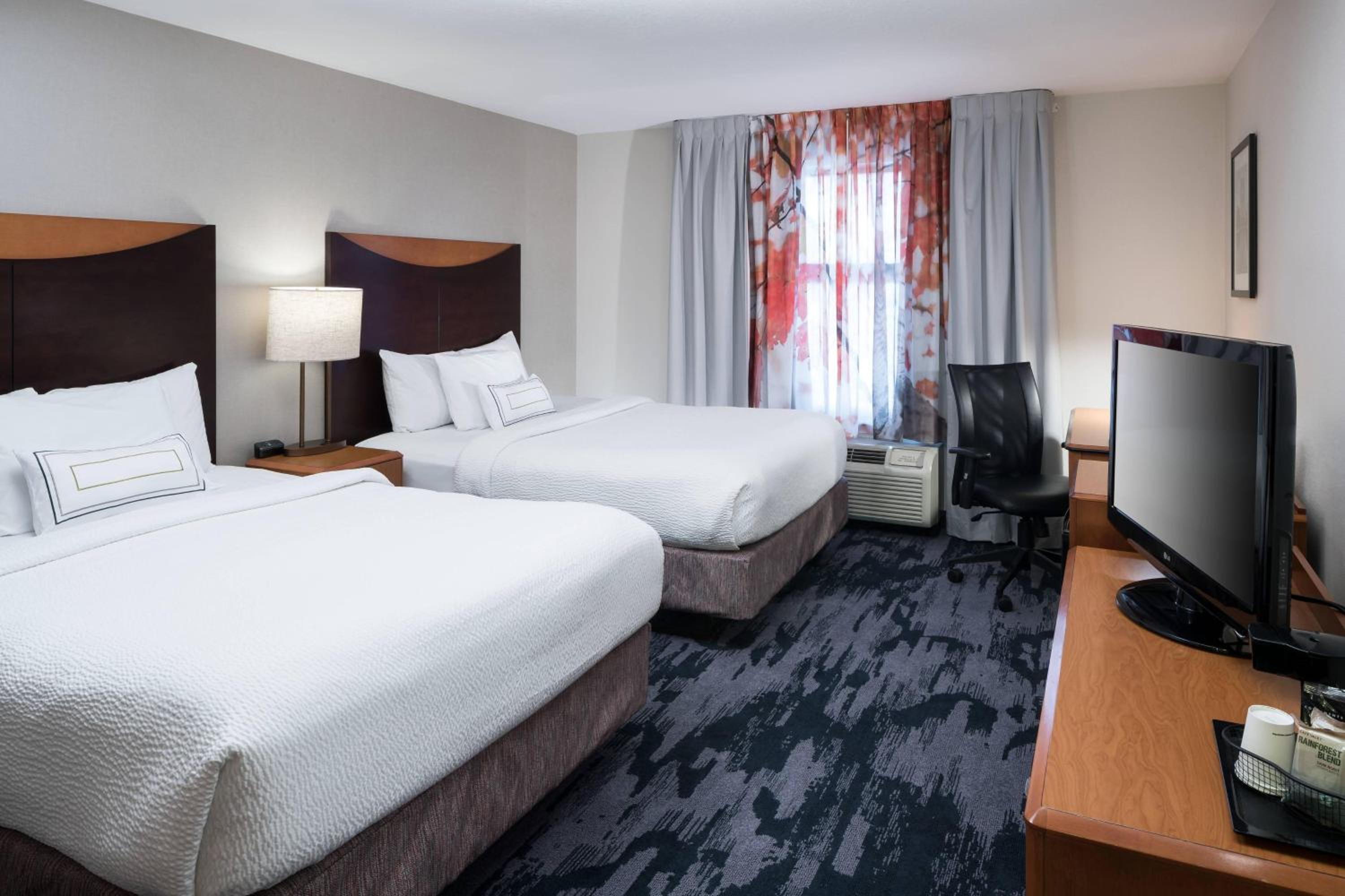 Queen Room with Two Queen Beds - Photo 1