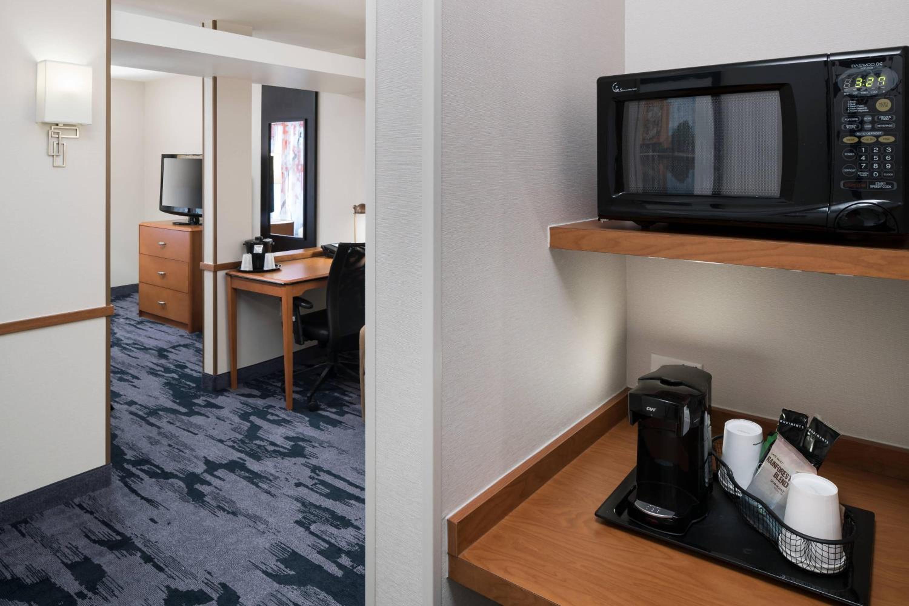 King Suite with Bathtub and Sofa Bed - Mobility Access/Hearing Accessible - Photo 2