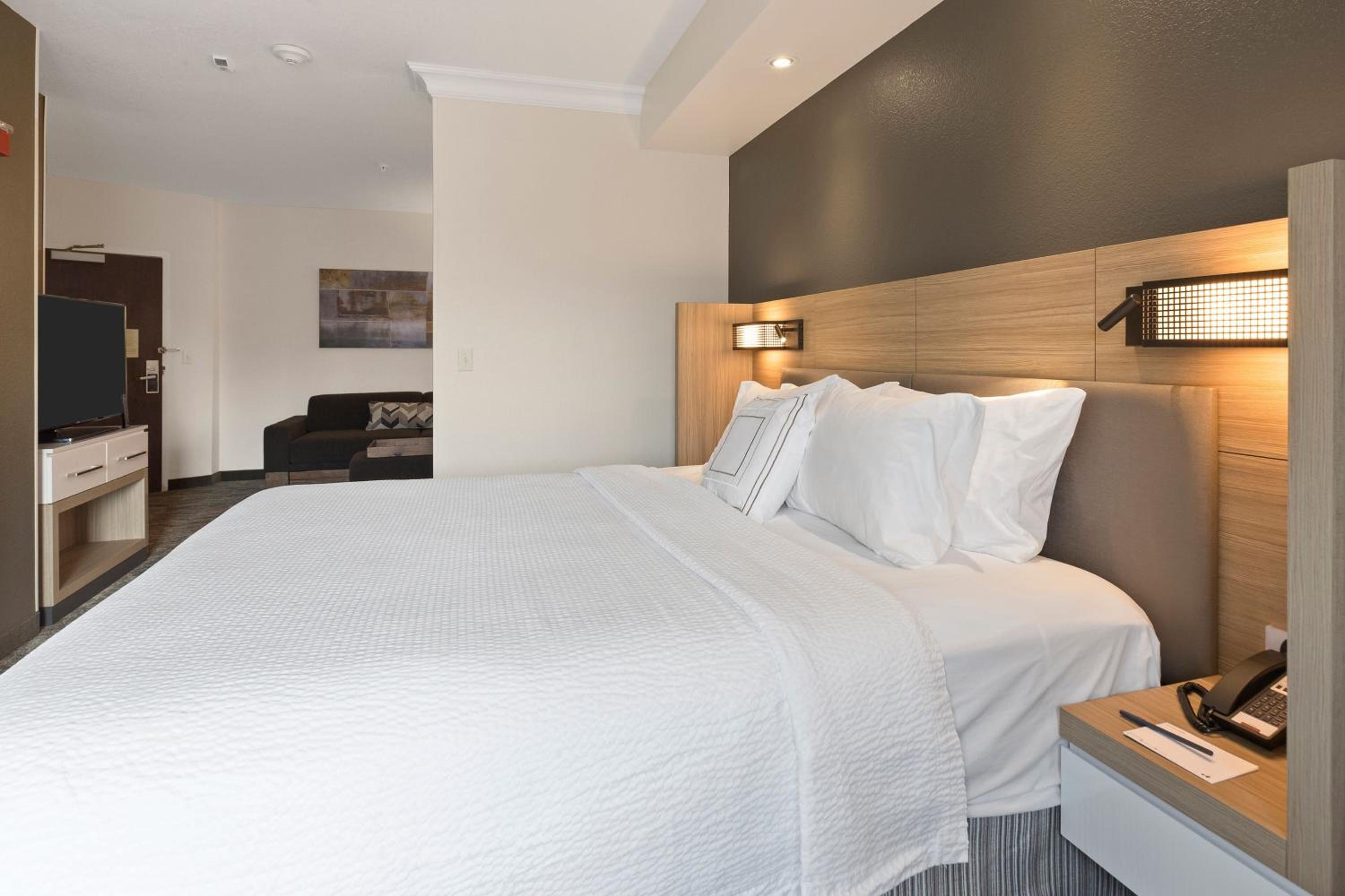 King Suite - Hearing Accessible - Photo 1
