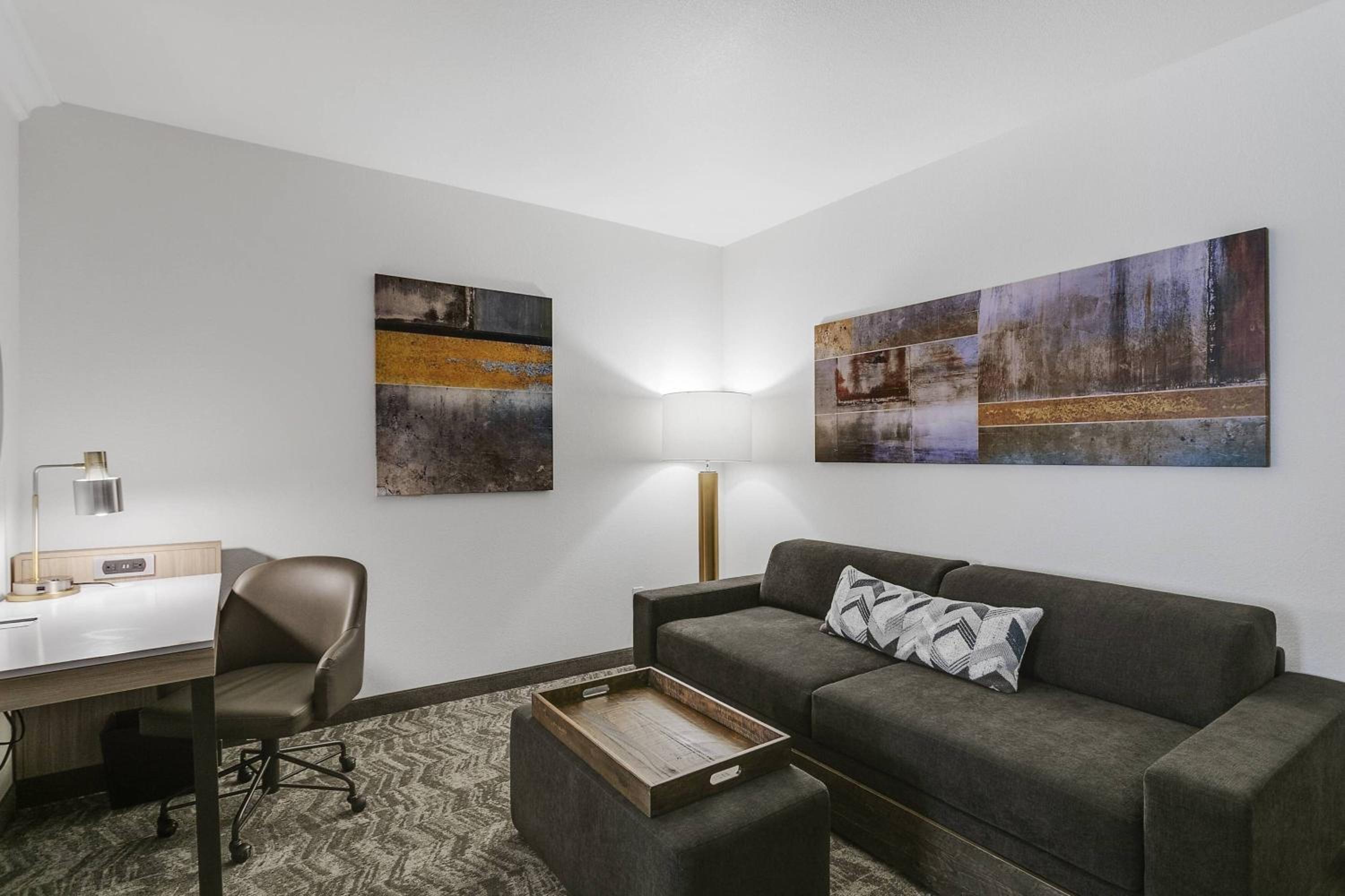 King Suite - Hearing Accessible - Photo 3