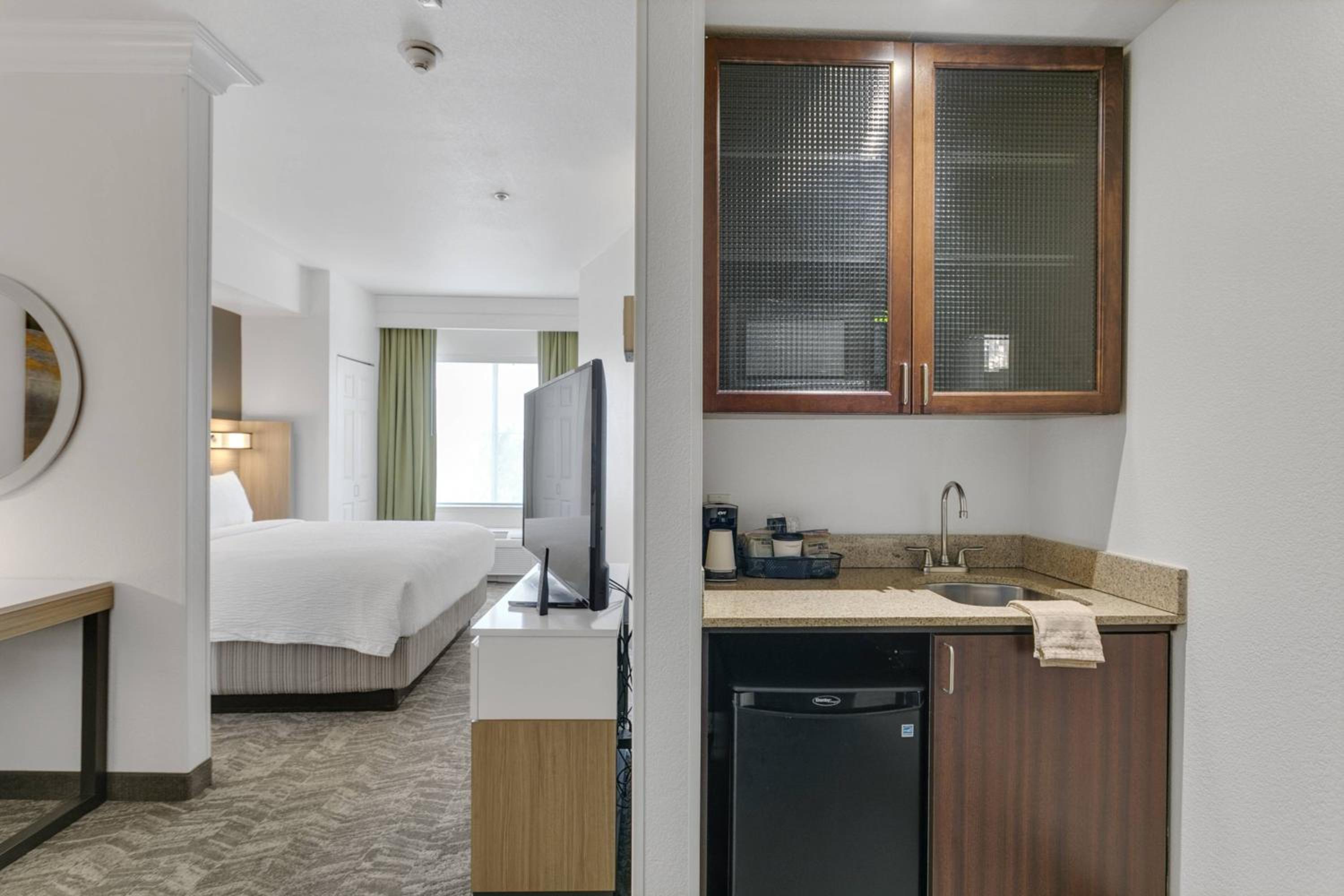 King Suite - Hearing Accessible - Photo 2