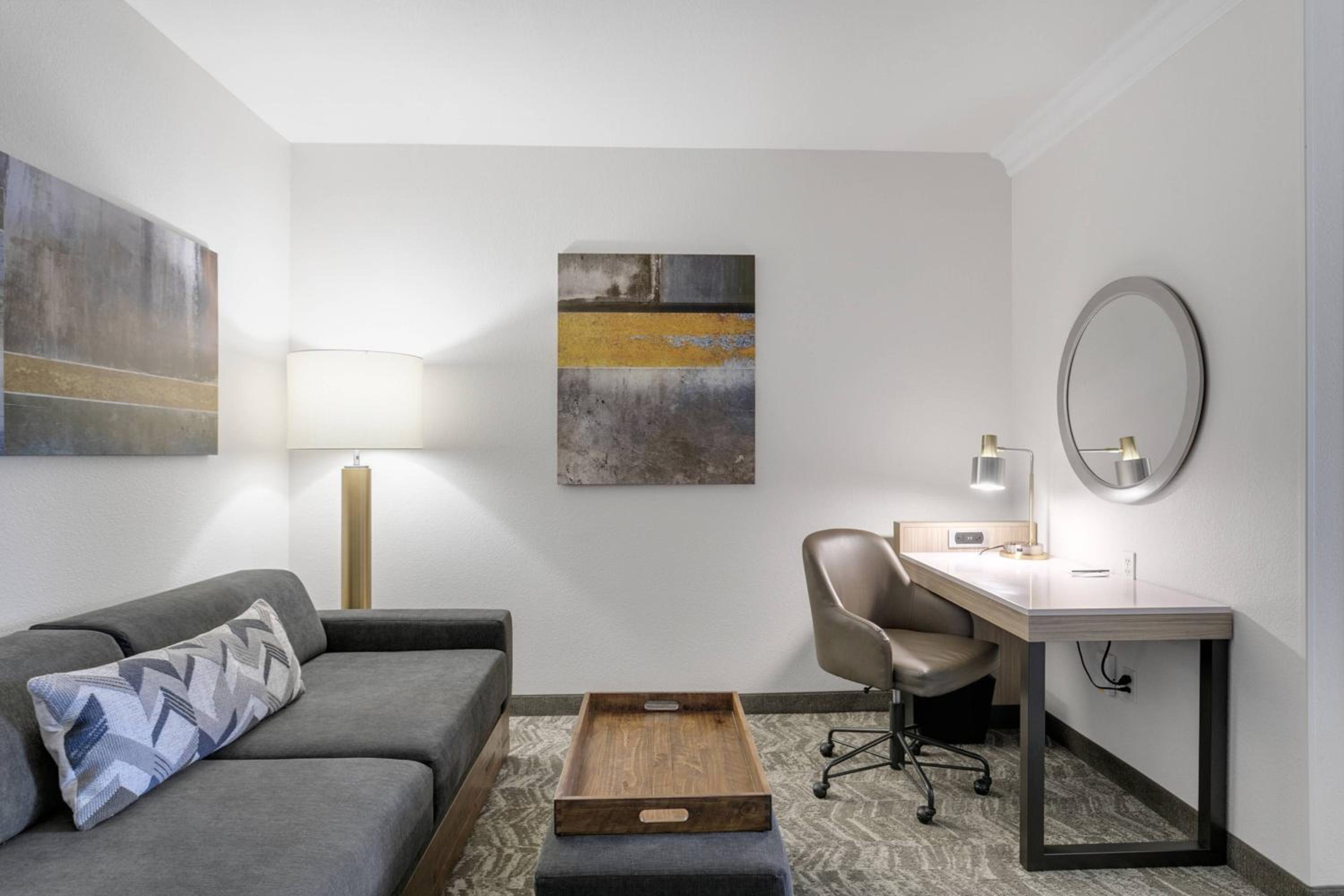 King Suite - Hearing Accessible - Photo 4