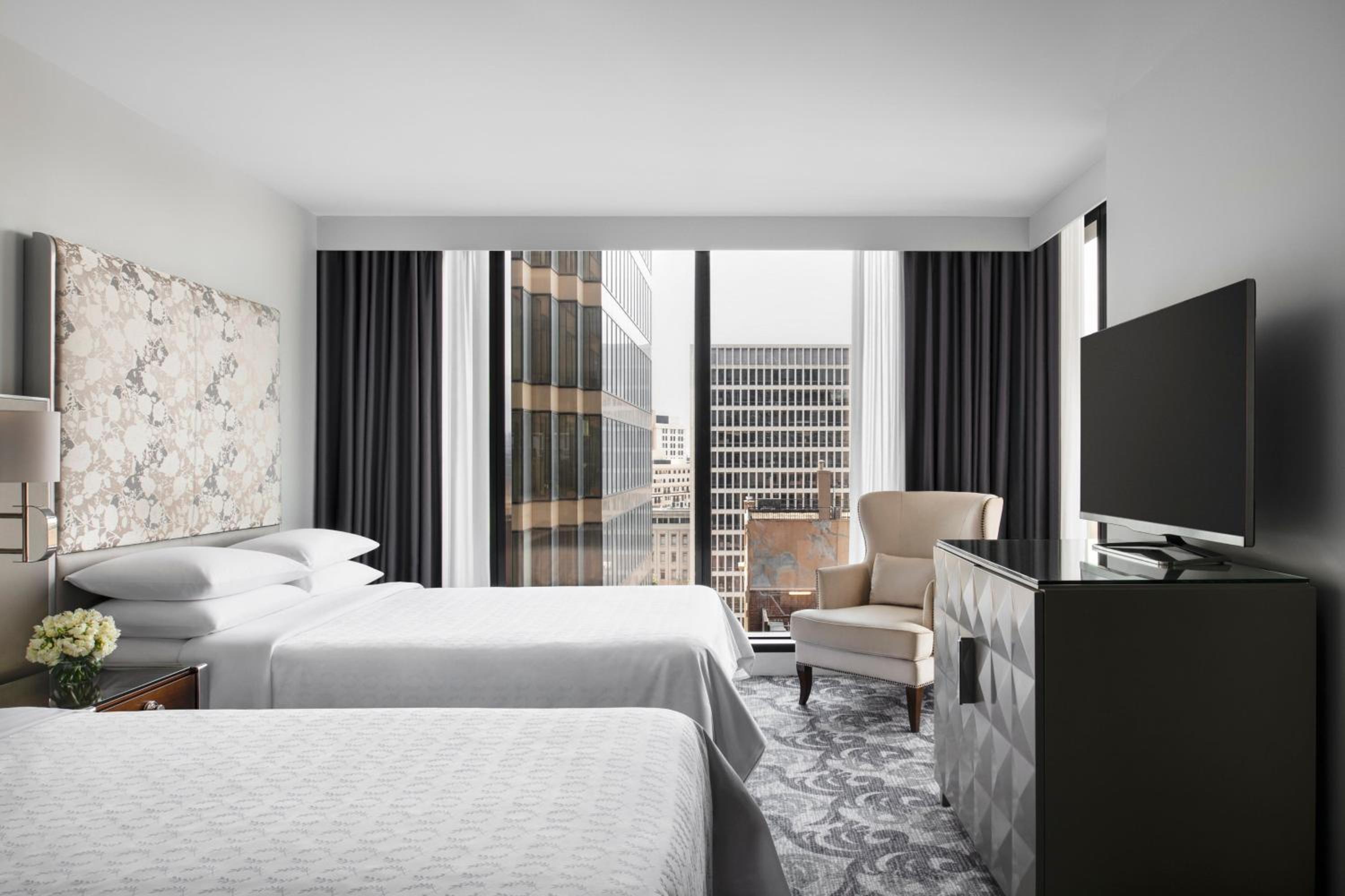 Superior Room with Two Double Beds and City View