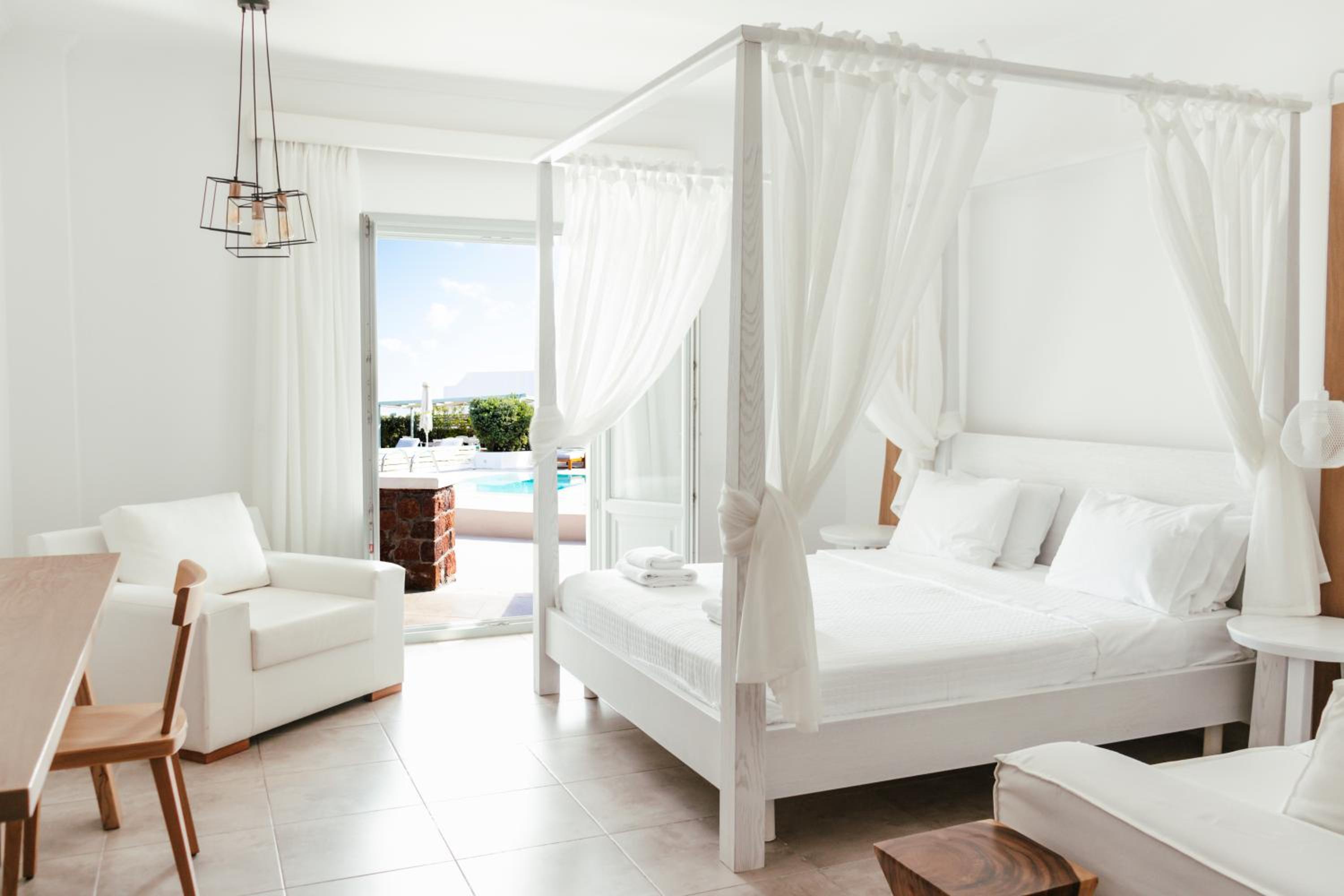 Executive Suite with Private Pool - Photo 10
