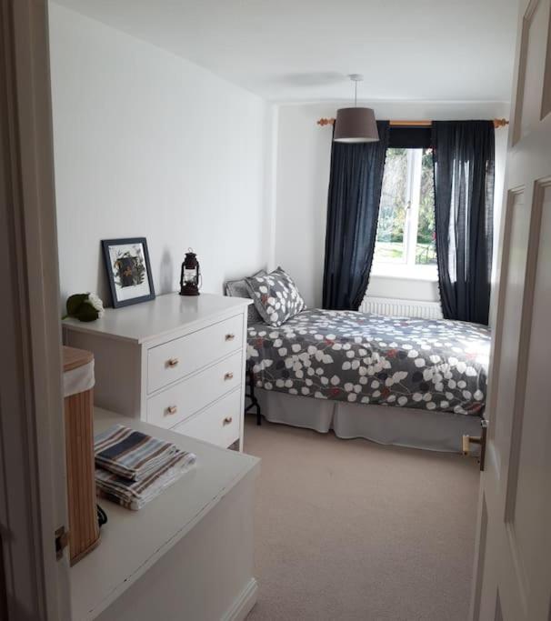 Five-Bedroom House photo 3