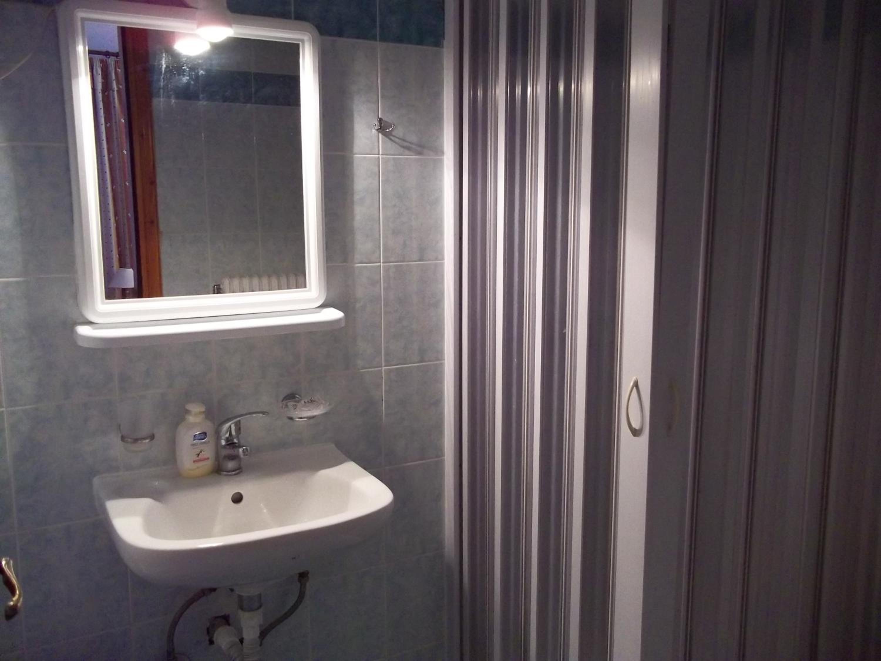 Studio with Balcony (3 Adults)  - Photo 4
