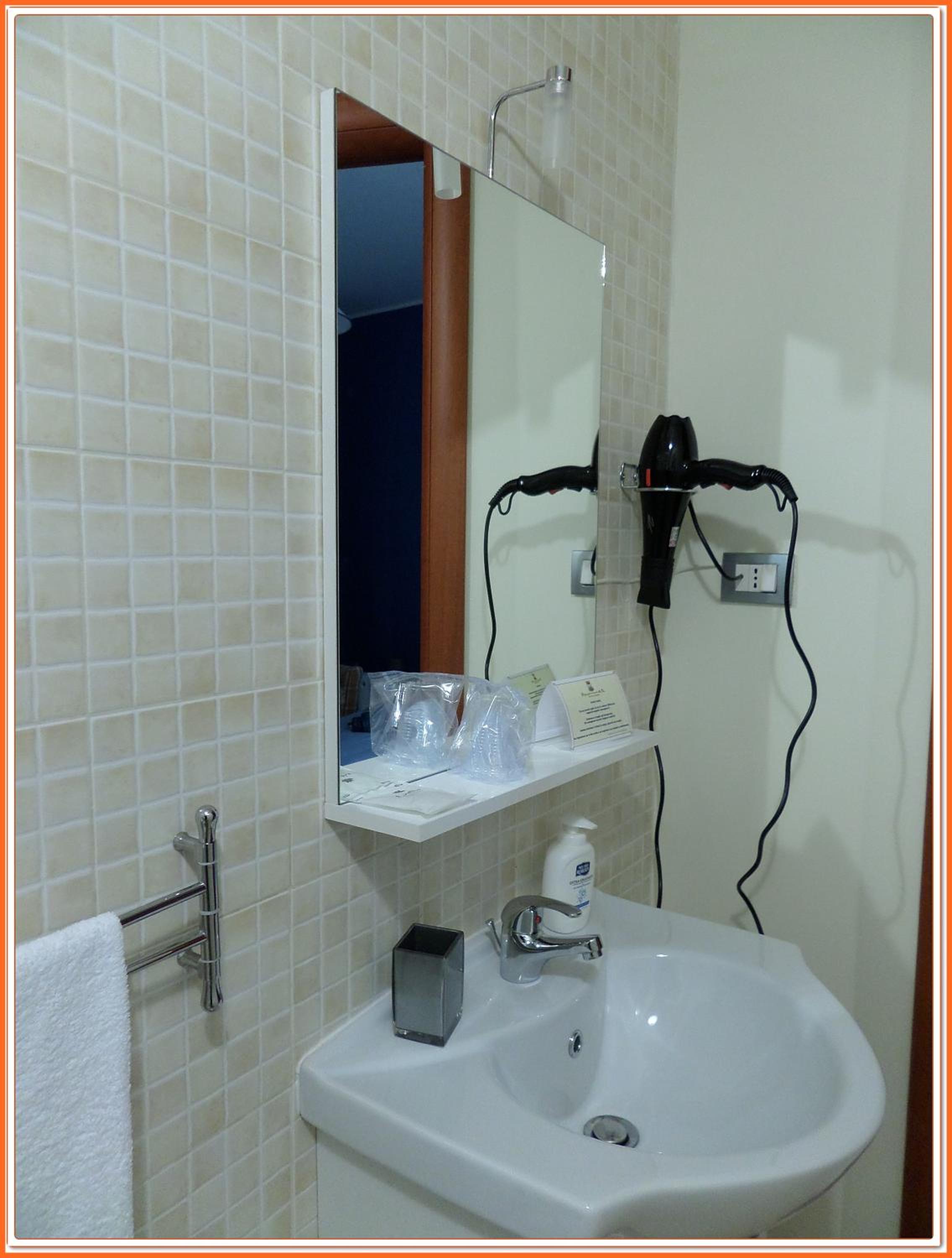 Double or Twin Room with Shower photo 3