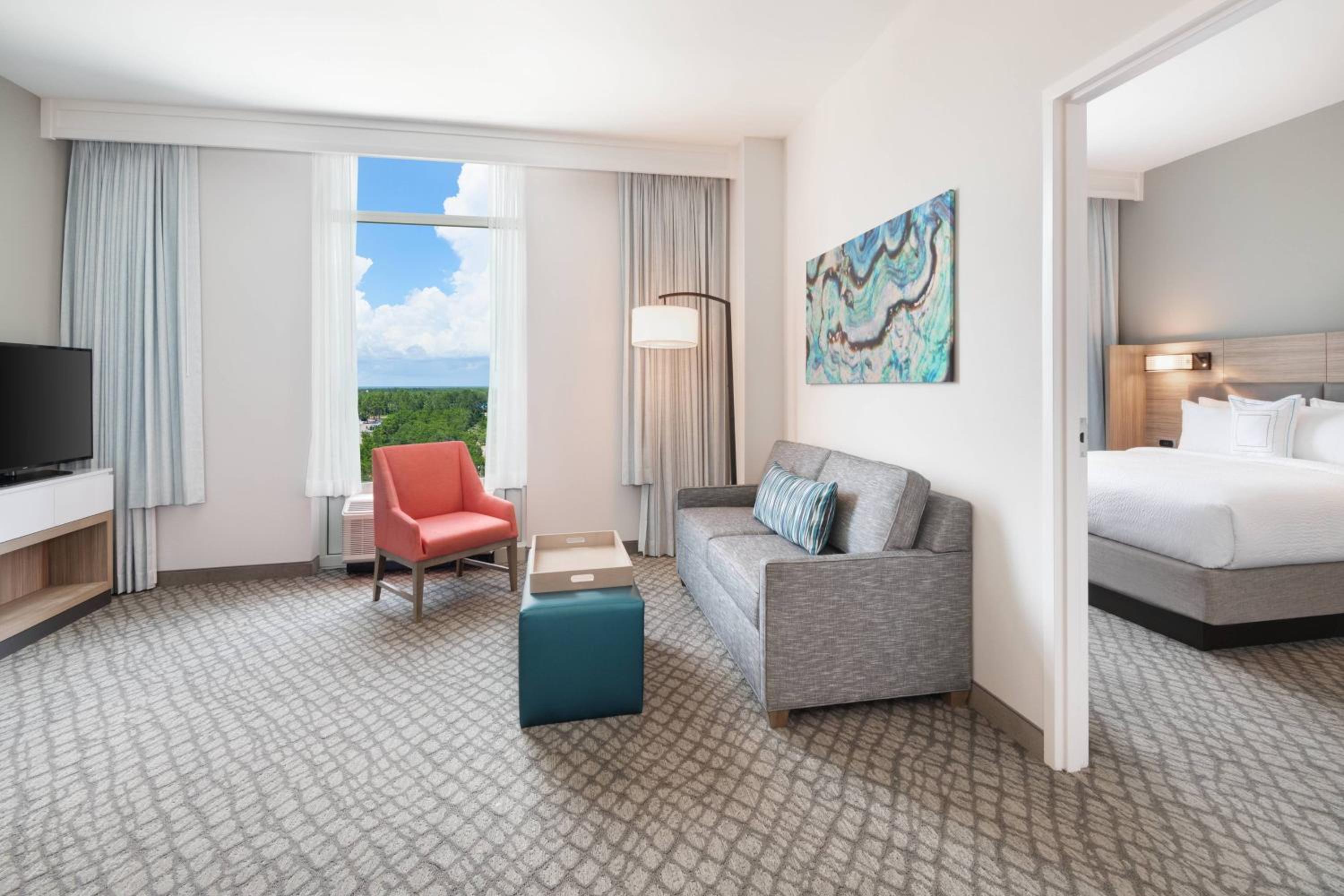 1 Bedroom 2 room Suite, 1 King, Sofa bed, Inland view