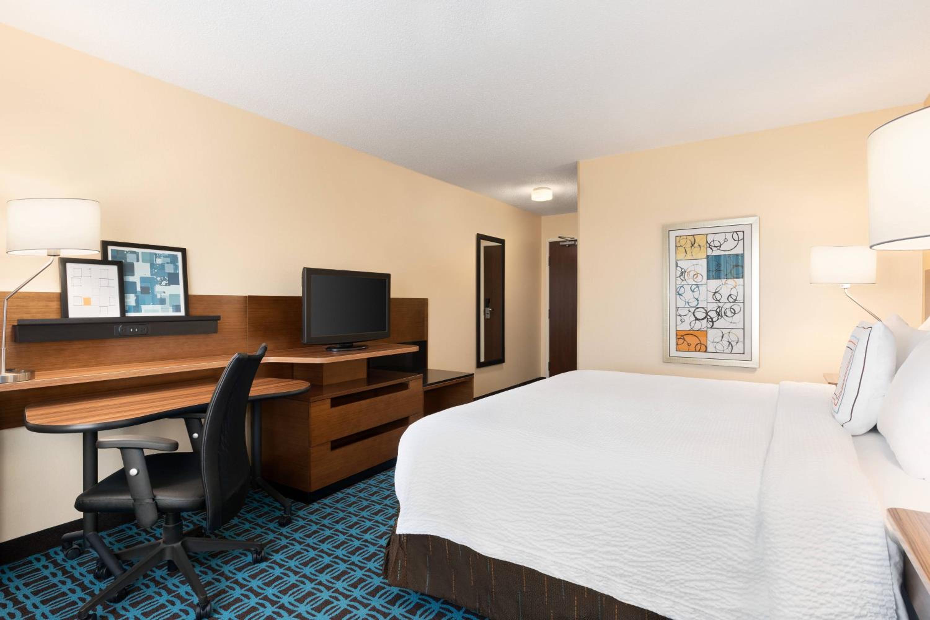 King Room - Non-Smoking - Photo 2