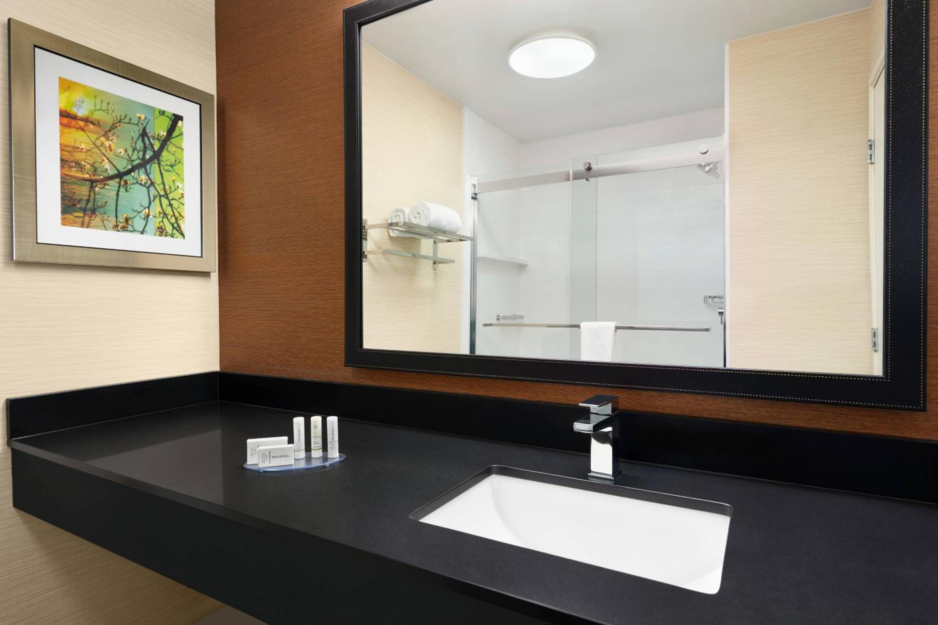 King Room - Non-Smoking - Photo 3