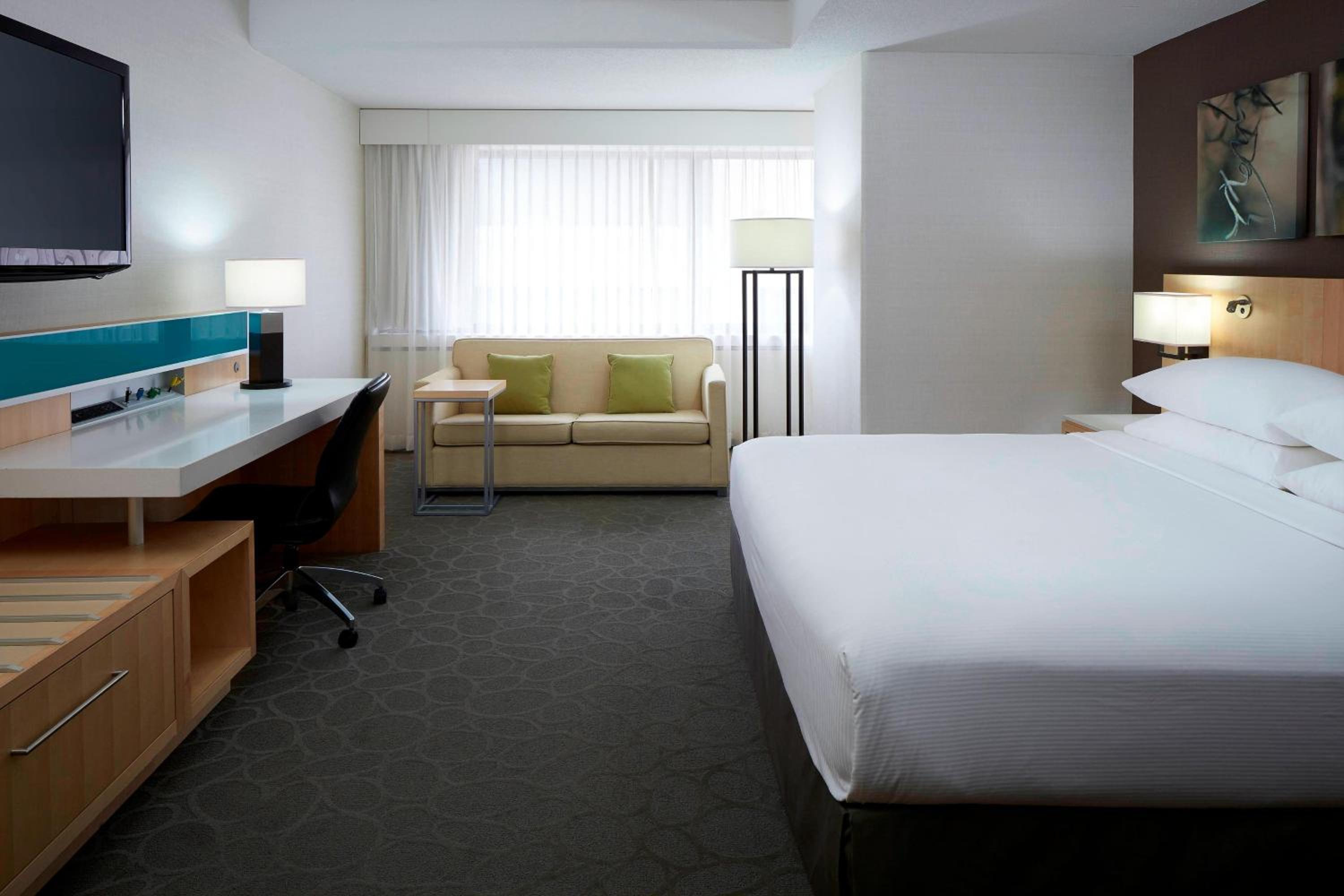 Deluxe King Room - Photo 1