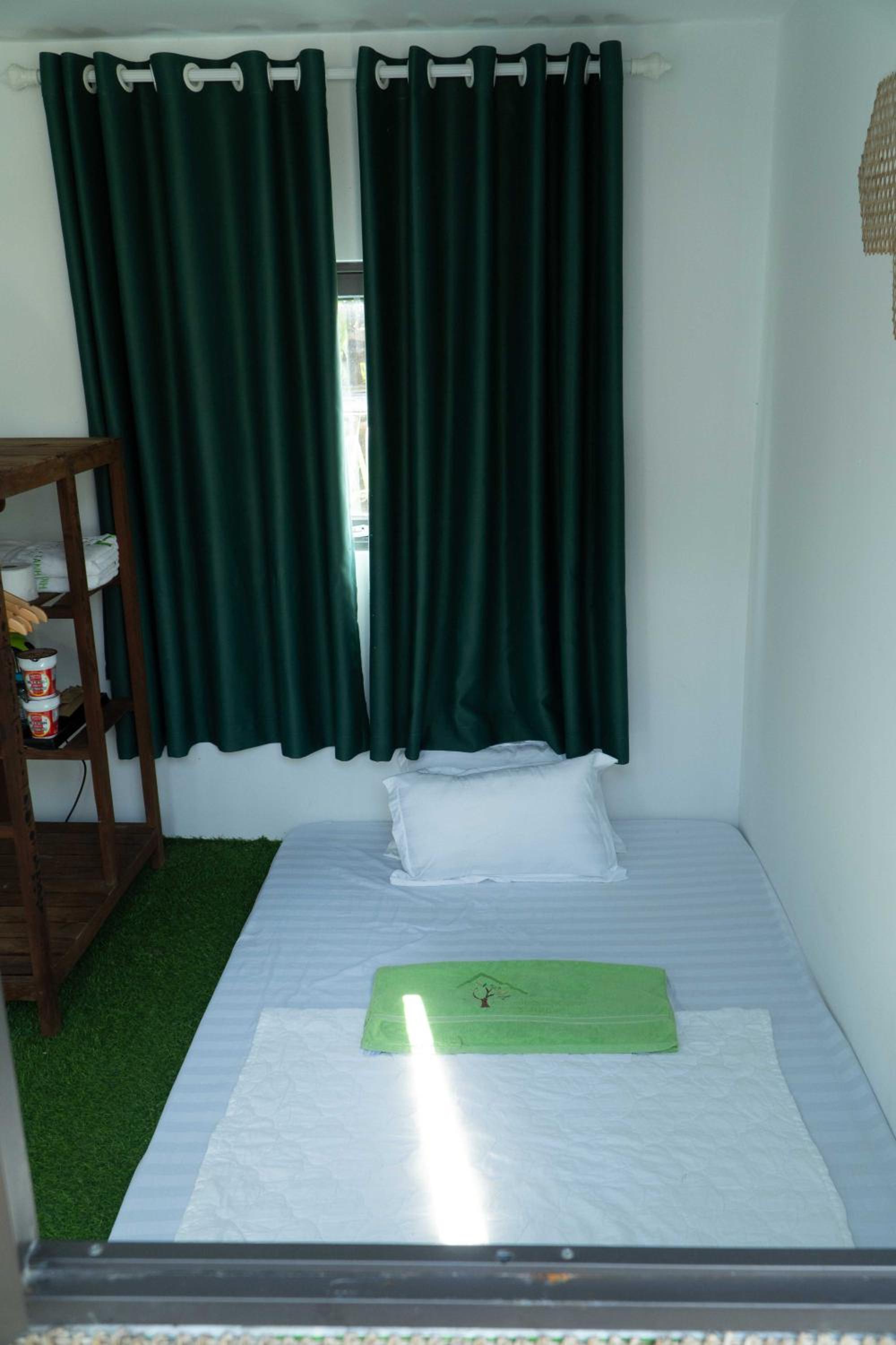 Deluxe Quadruple Room - Photo 1
