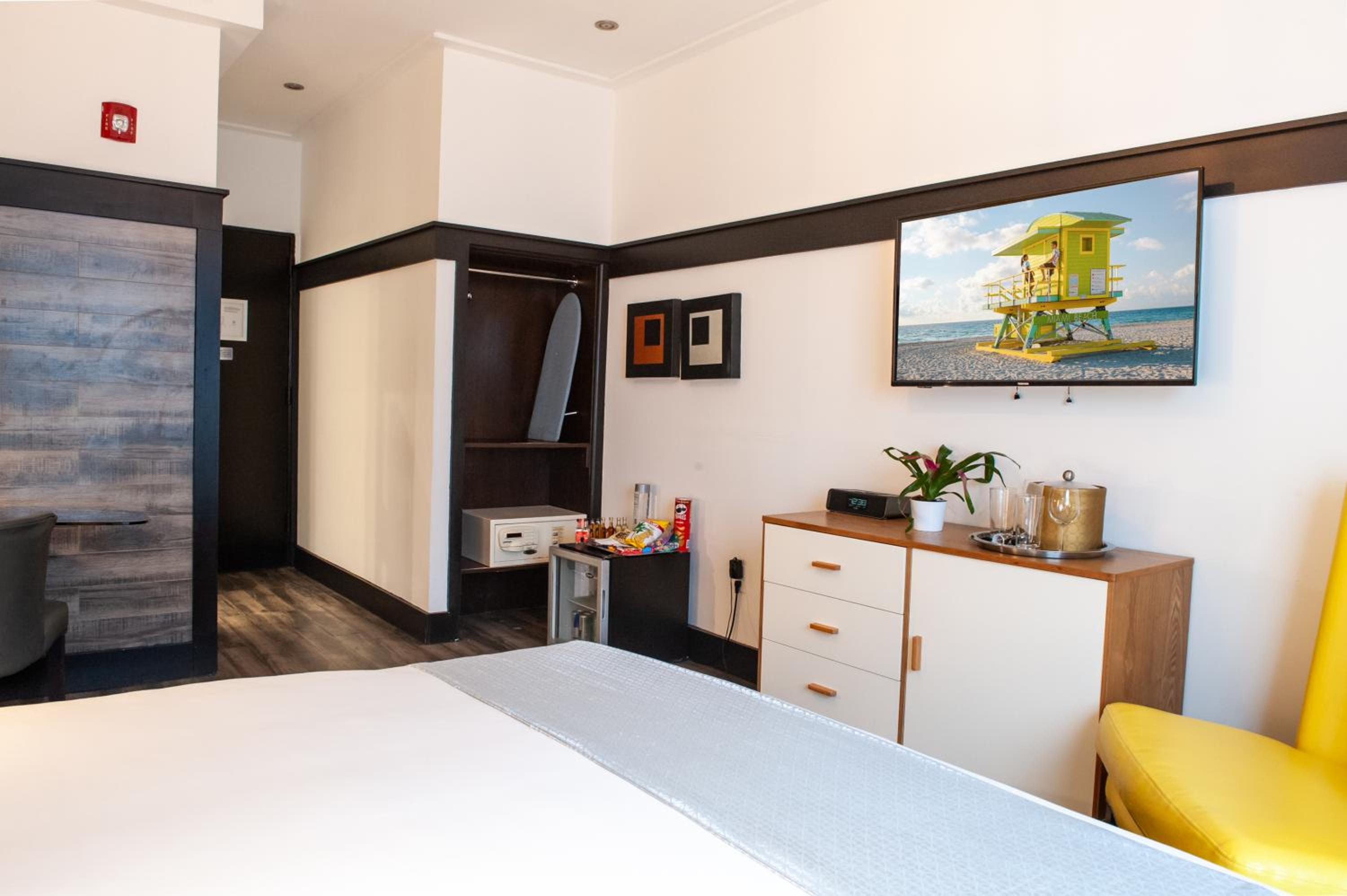 King Bedroom - Photo 6