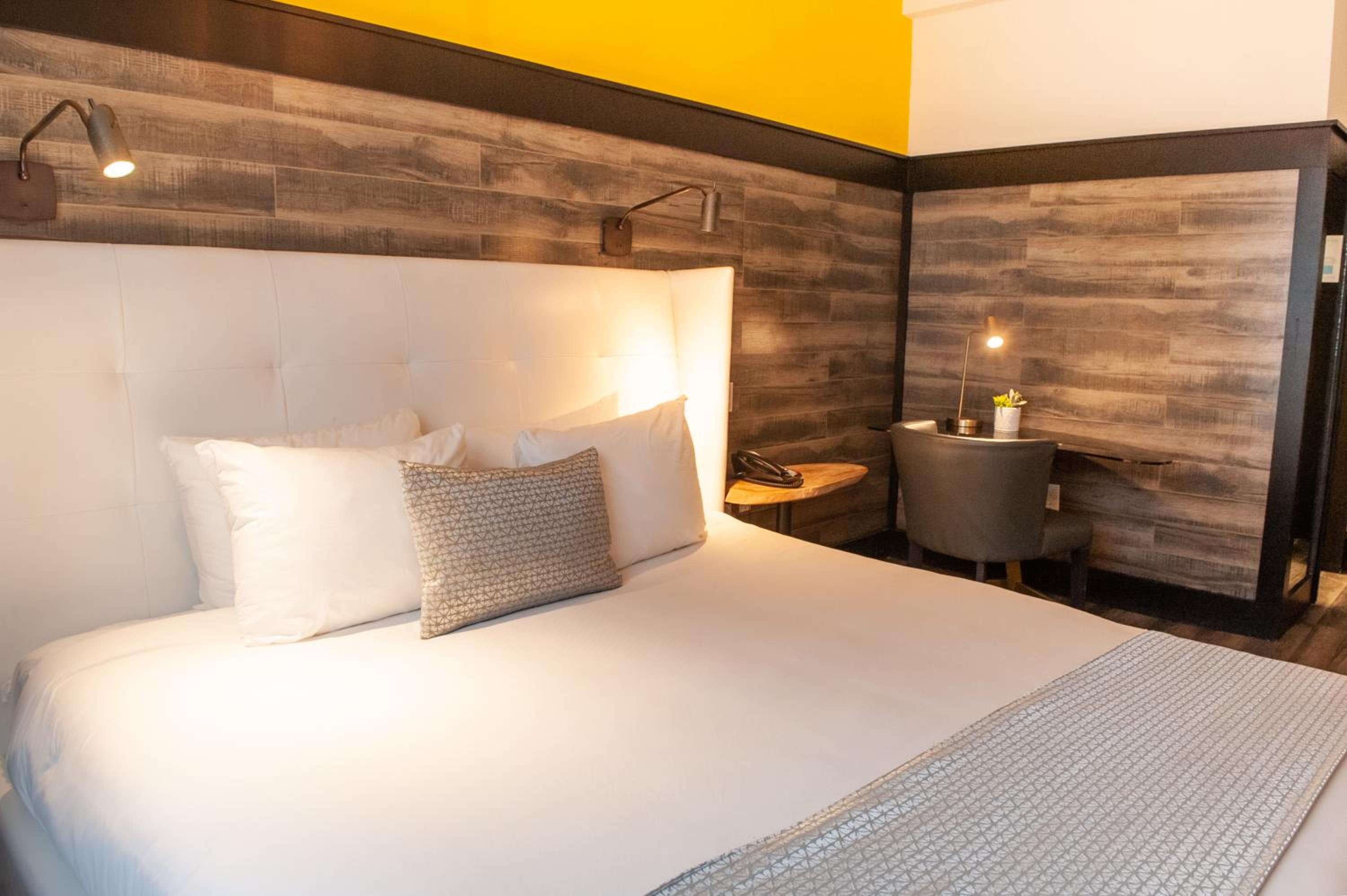 King Bedroom - Photo 38
