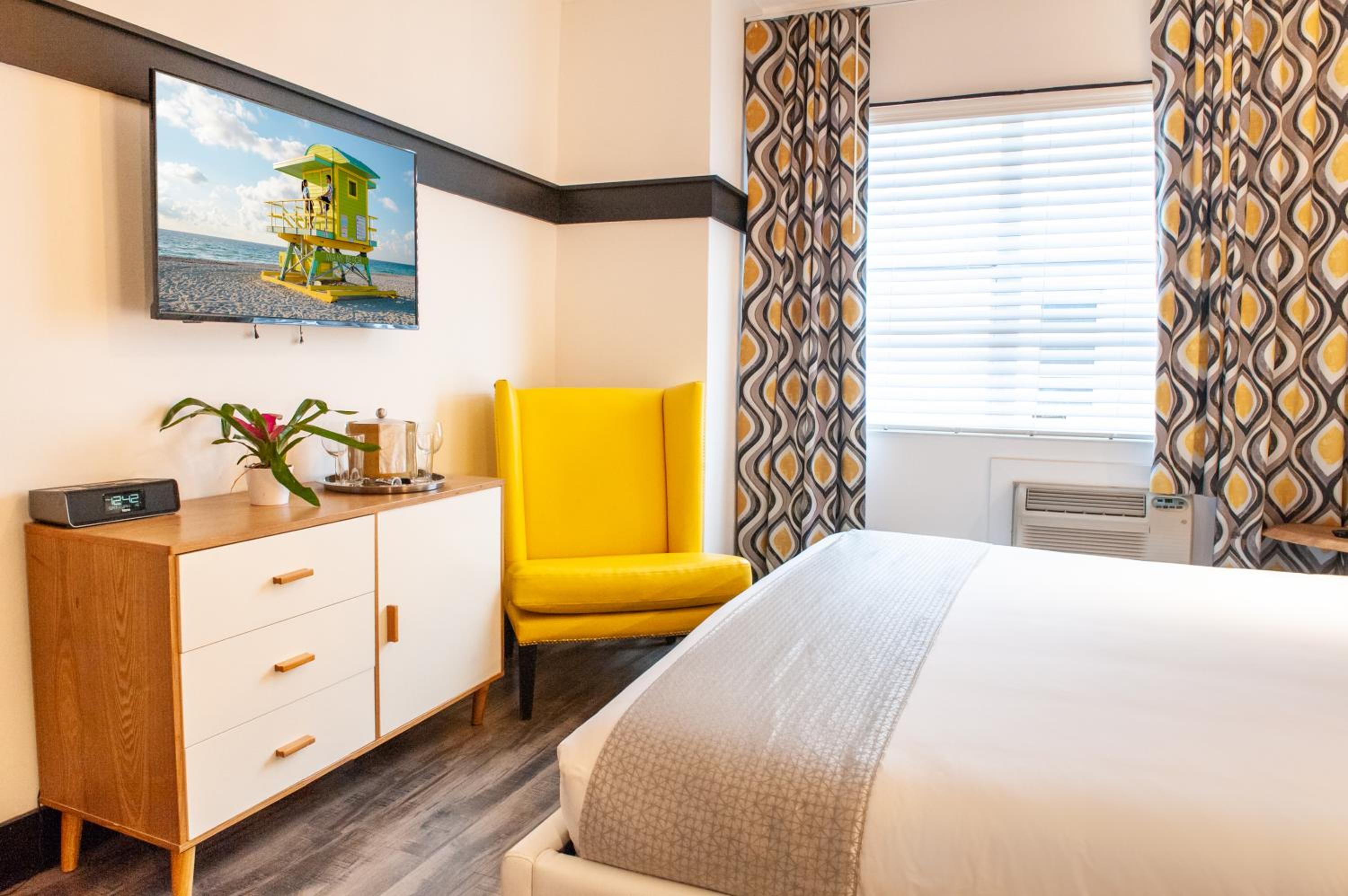 King Bedroom - Photo 33