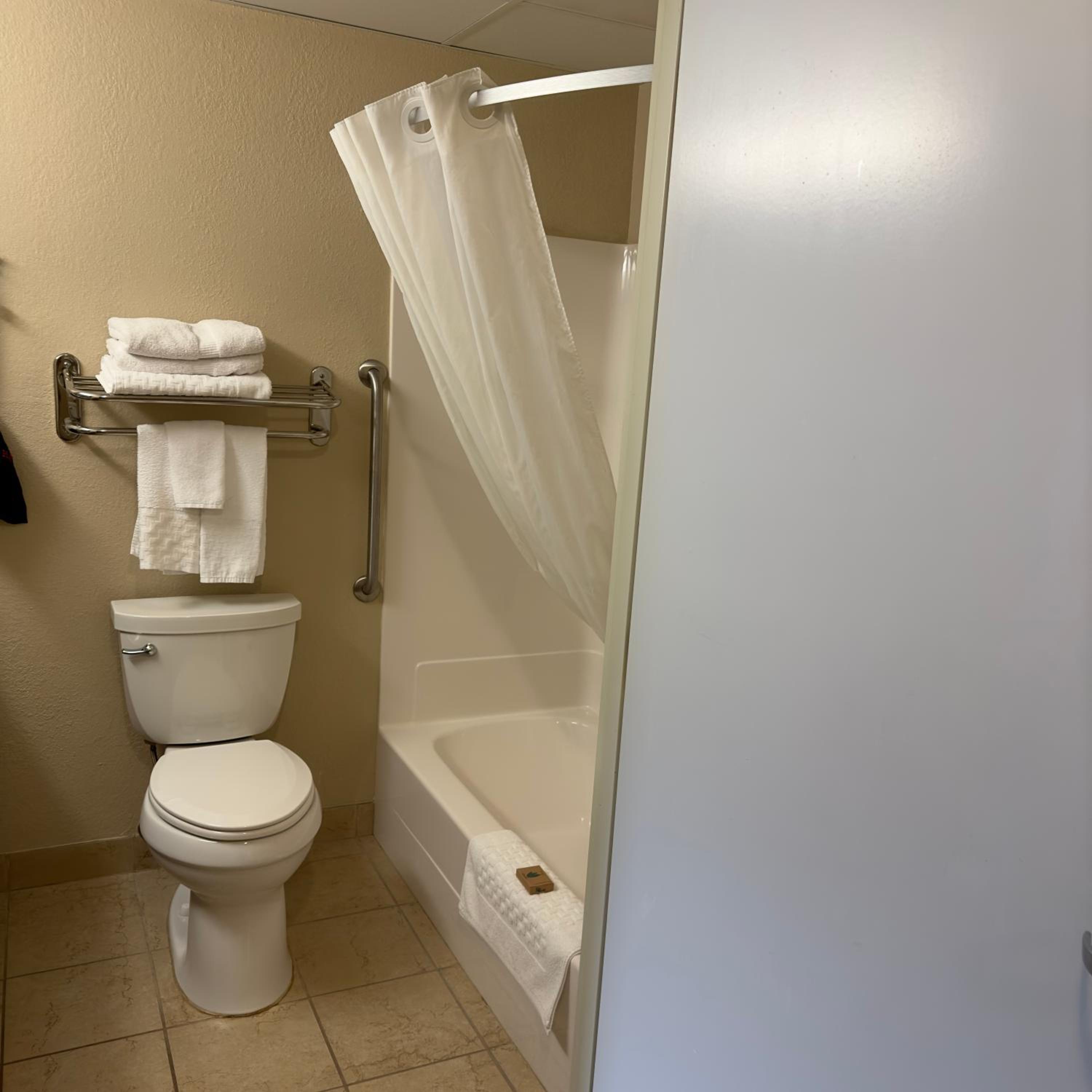 King Room with Spa Bath photo 2