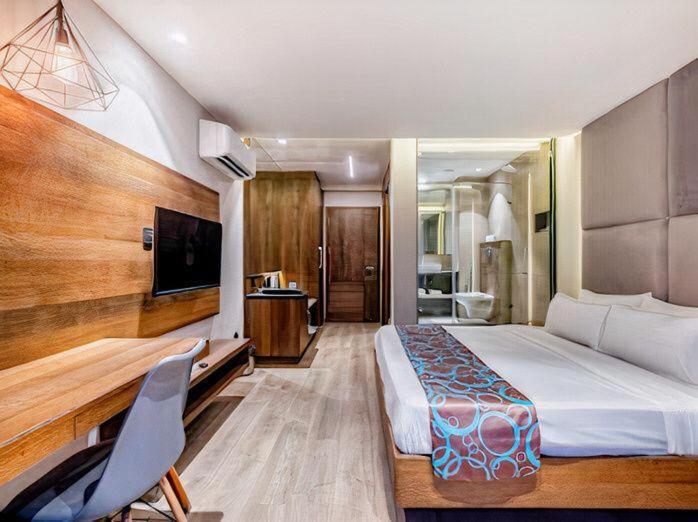 Superior King Room