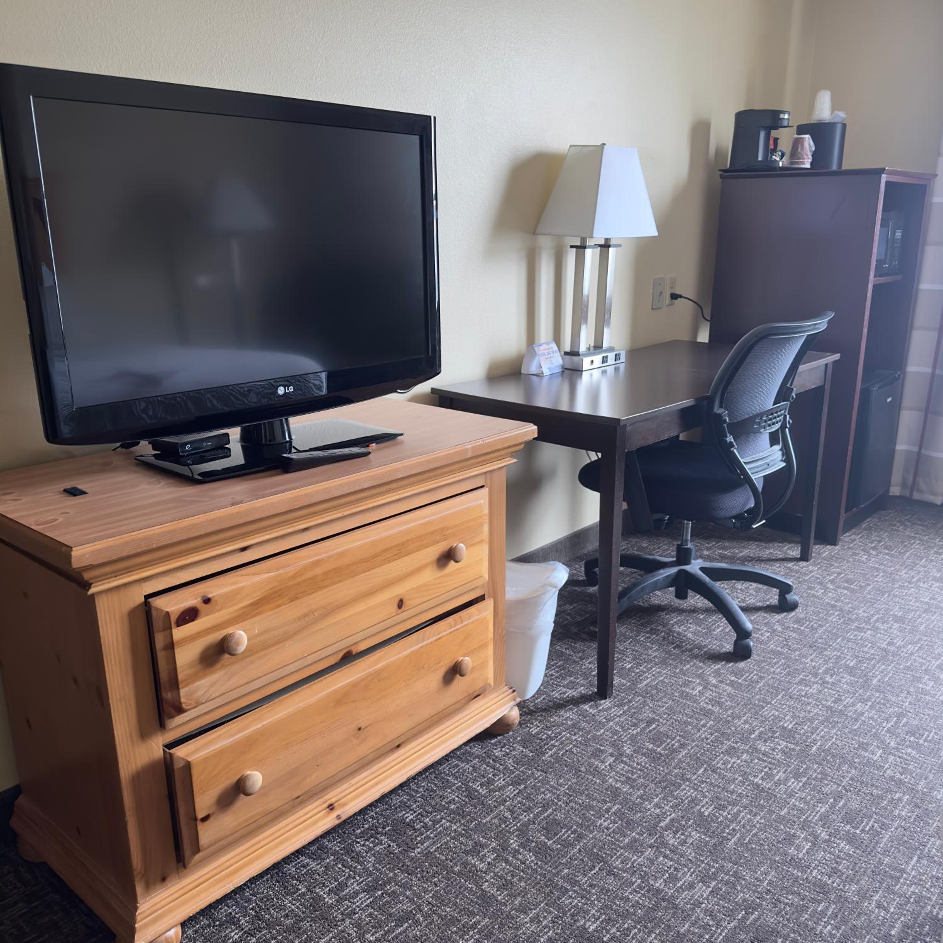 Queen Room - Disability Access photo 1