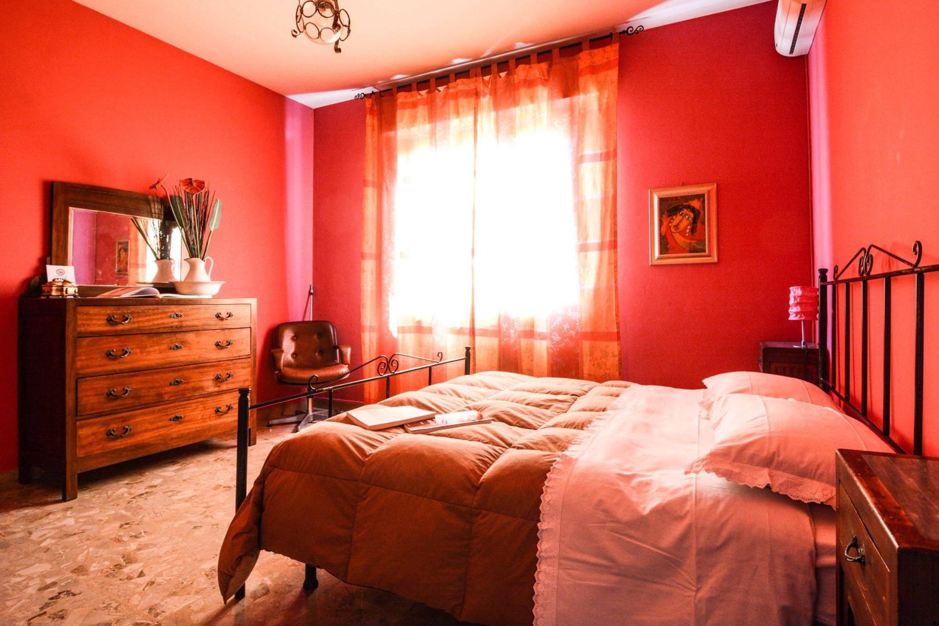 Quadruple Room with Private Bathroom - Photo 8