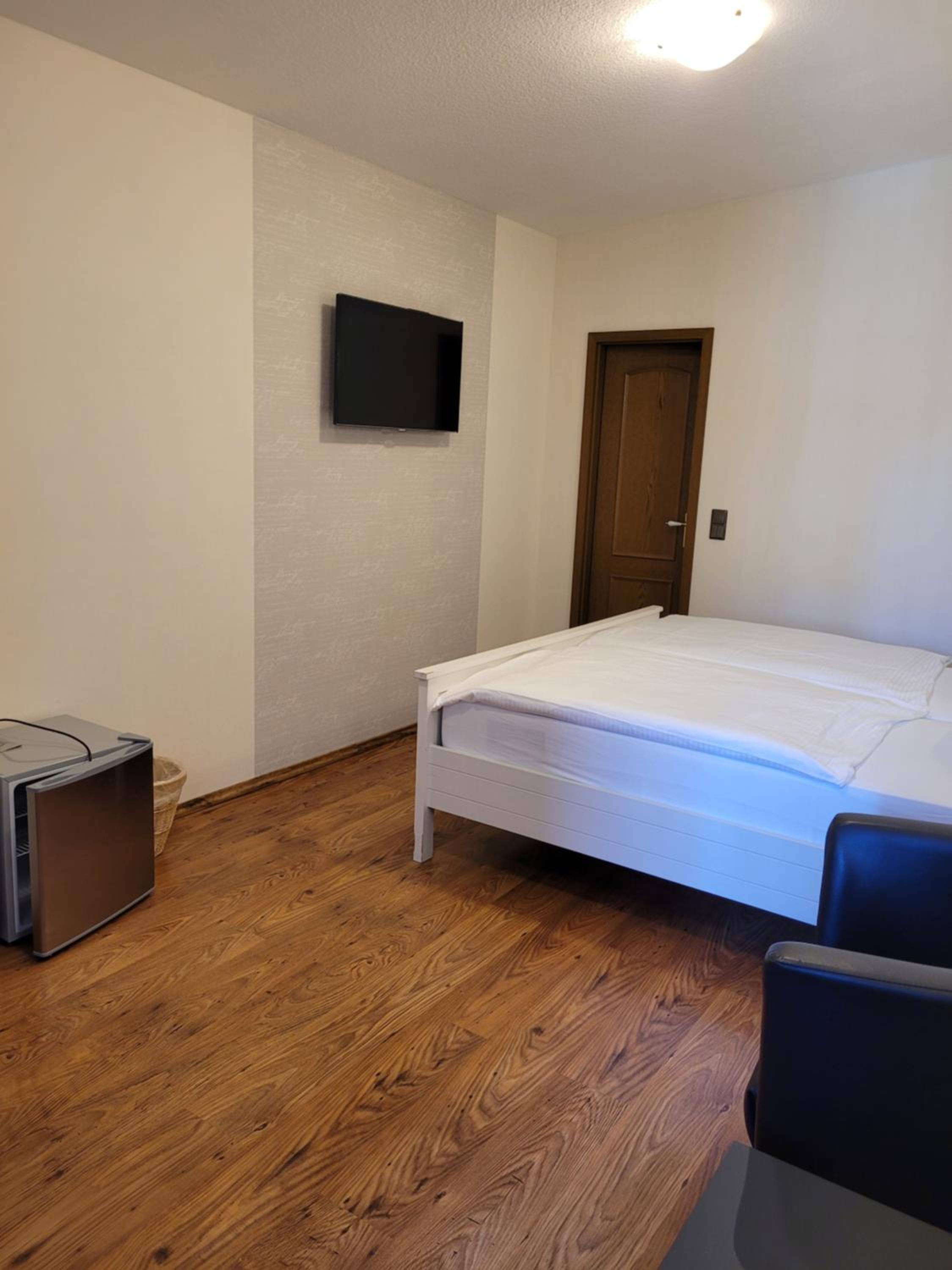 Double or Twin Room - Photo 11