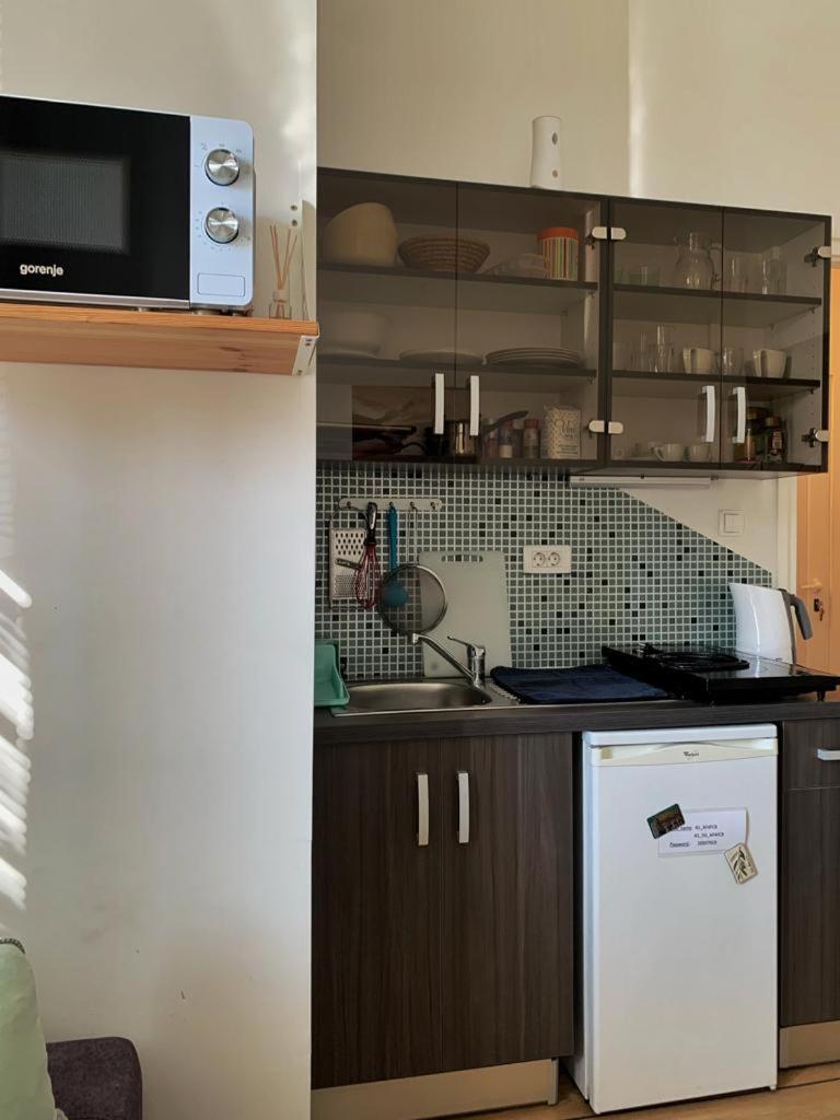 One-Bedroom Apartment - Photo 5