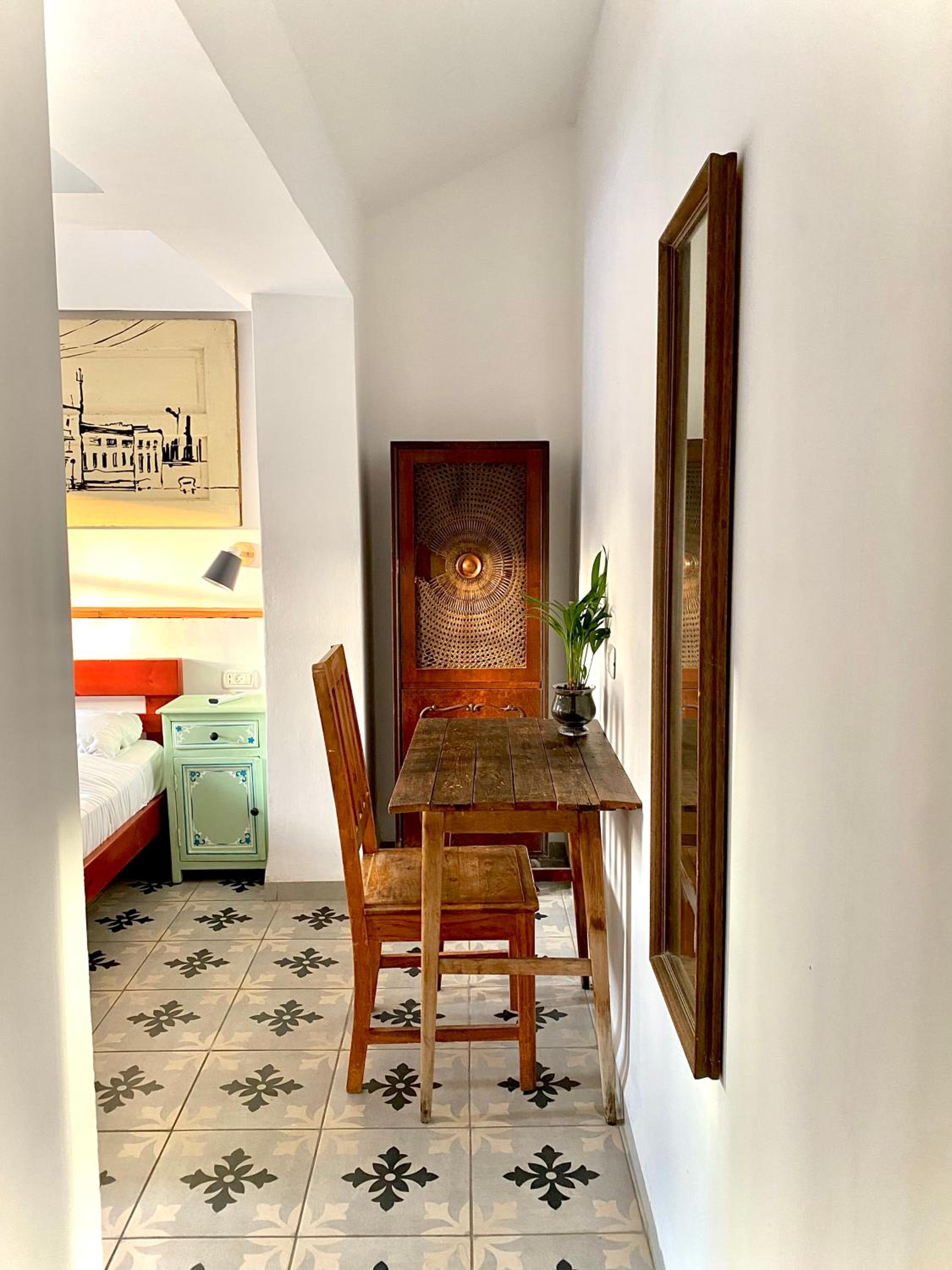Studio Economy photo 2