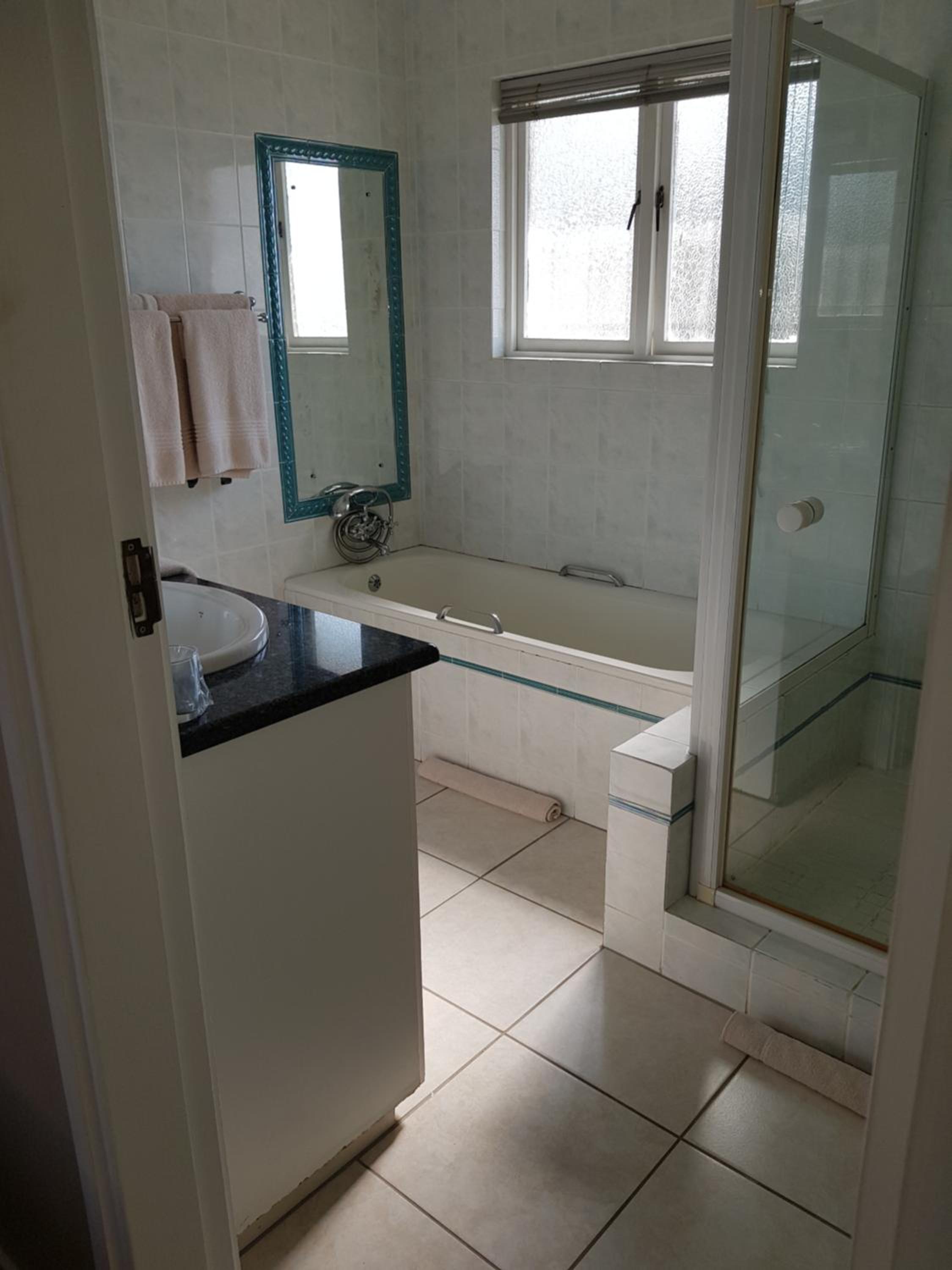 Budget Double Room photo 2