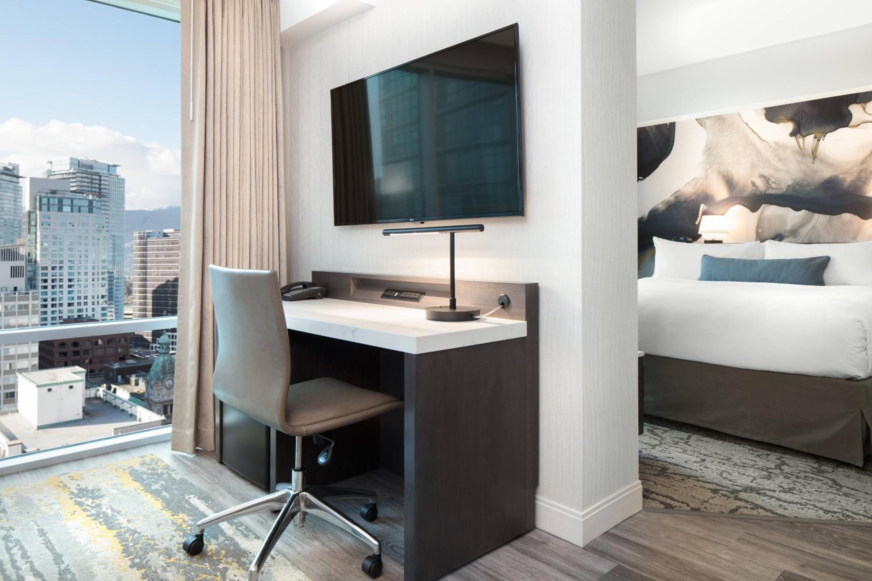 Deluxe Suite, Suite, 1 King, Sofa bed, City view, High floor