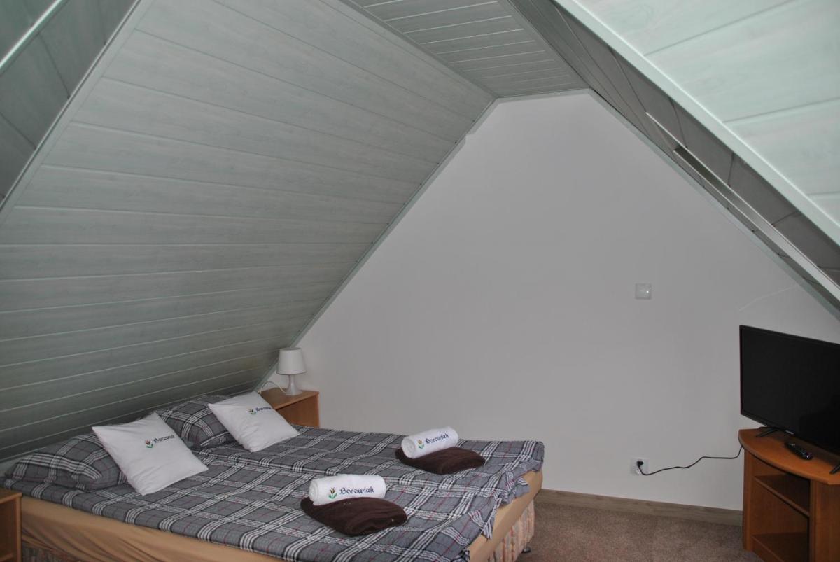 Economy Triple Room photo 3