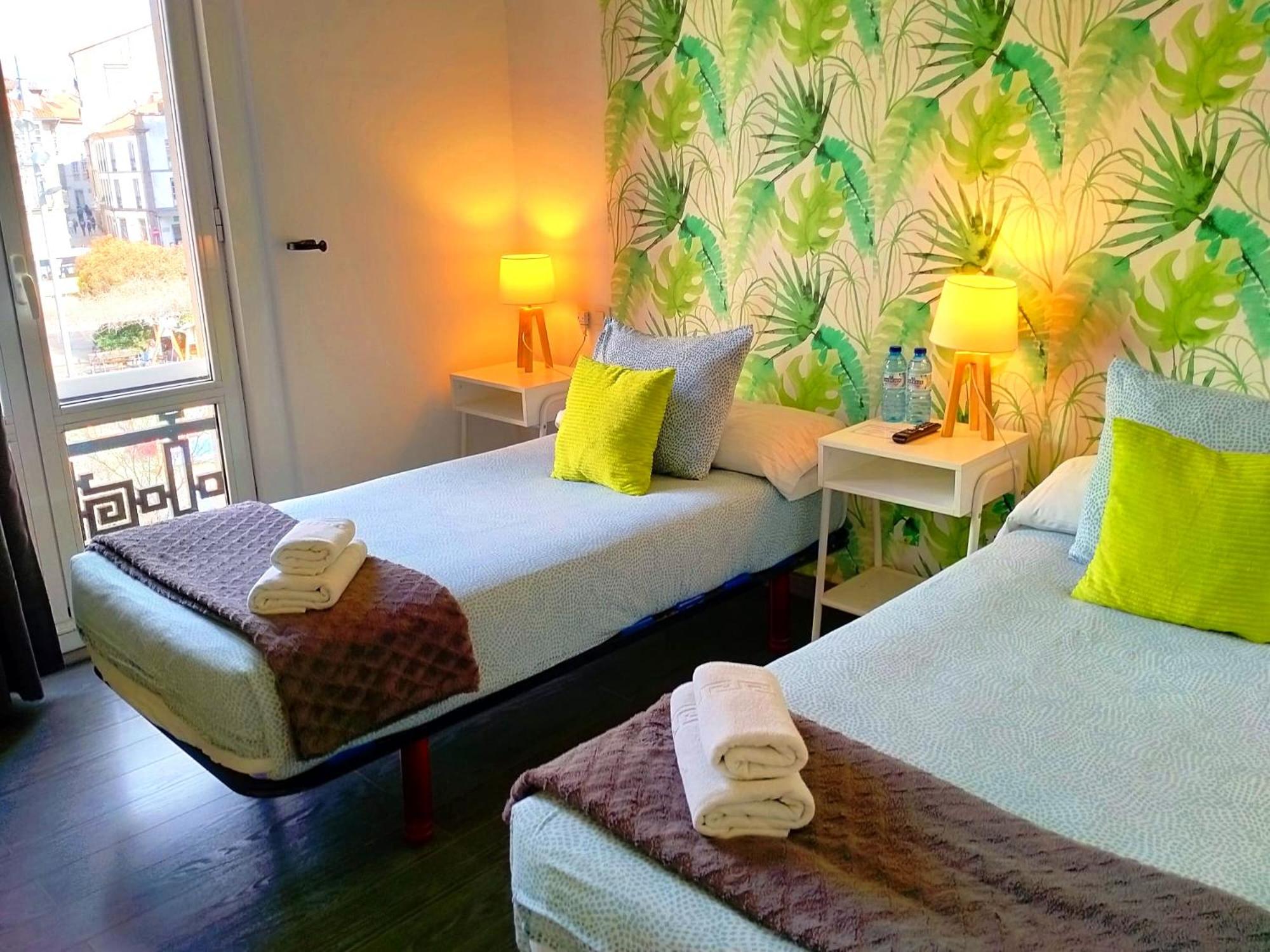 Standard Double or Twin Room with City View - Photo 4