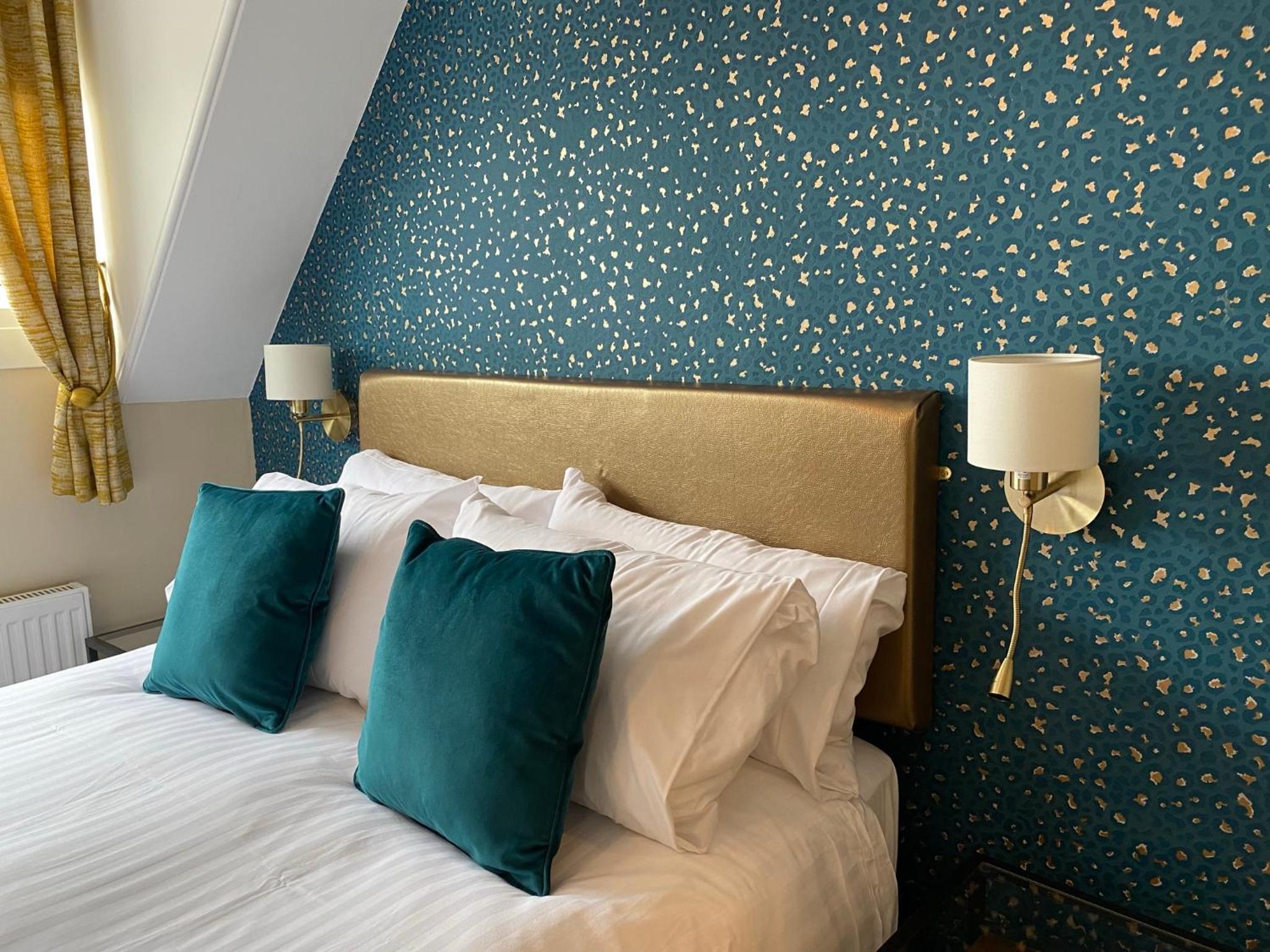 Double Room with Ensuite - Photo 24