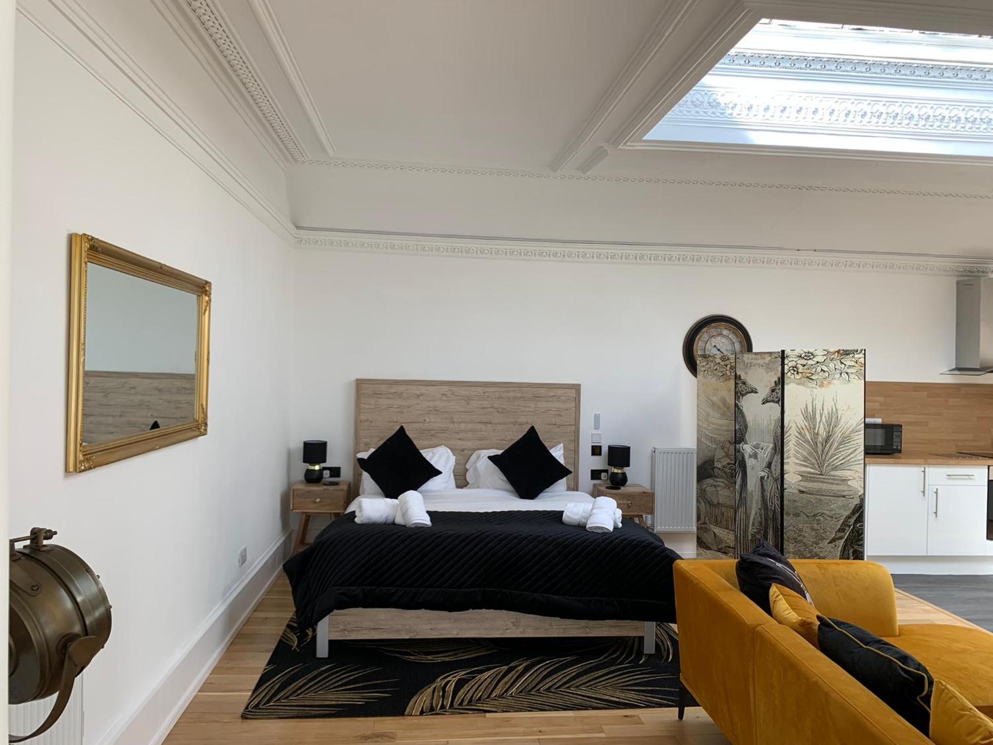 Superior King Suite - Photo 1