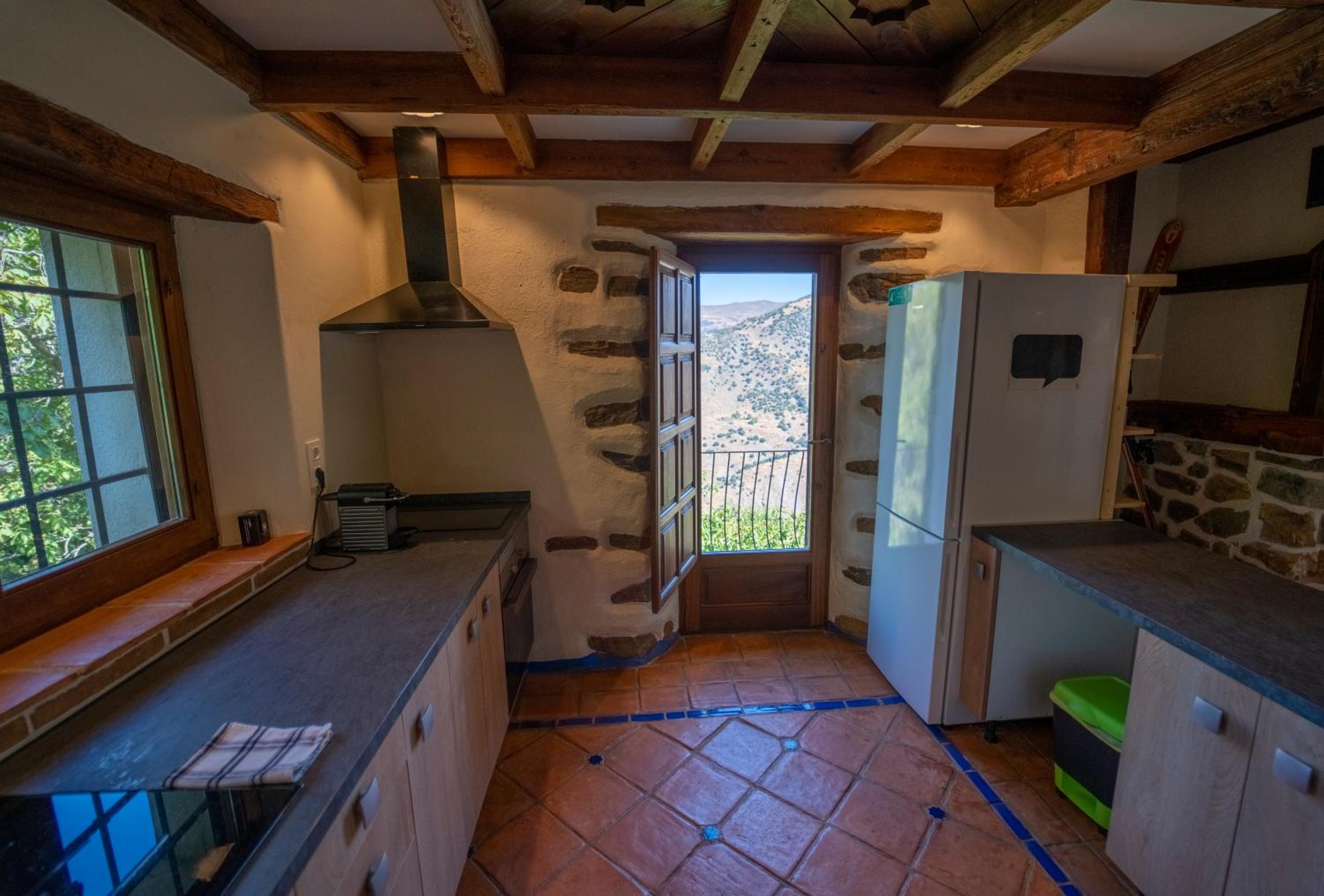Deluxe Double Room with Balcony - Photo 17