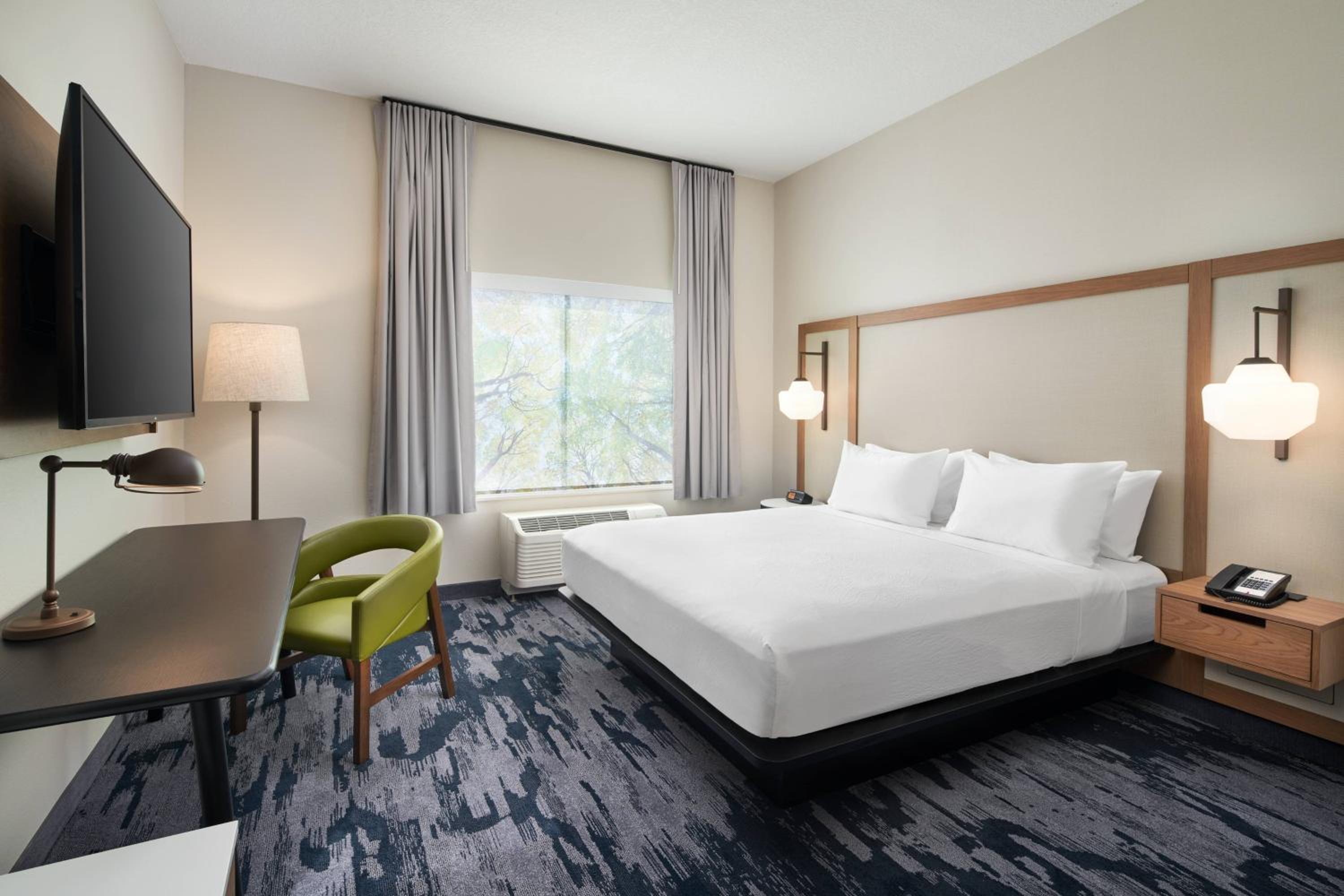 Standard King Room - Photo 1