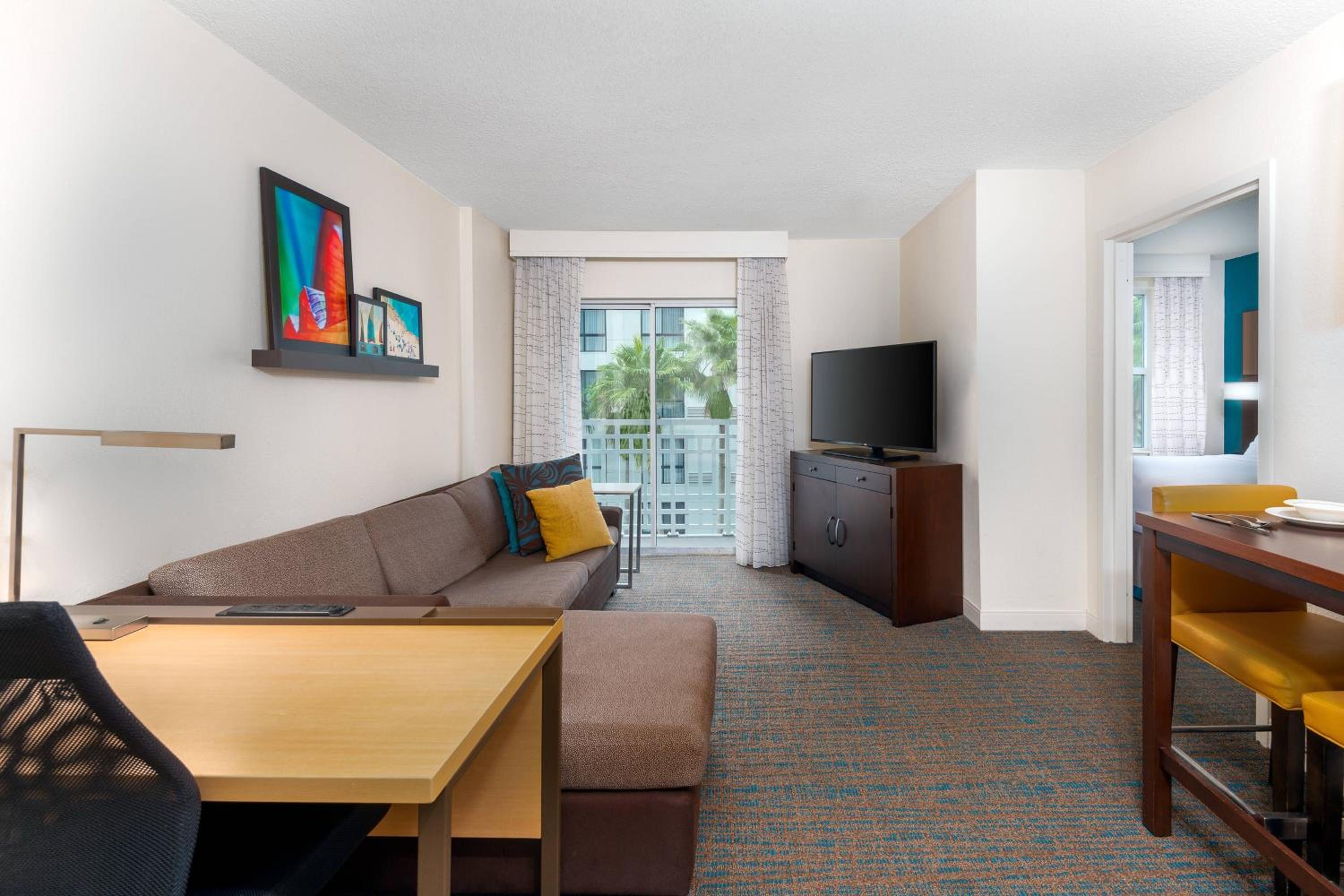 One-Bedroom Suite with Balcony photo 1