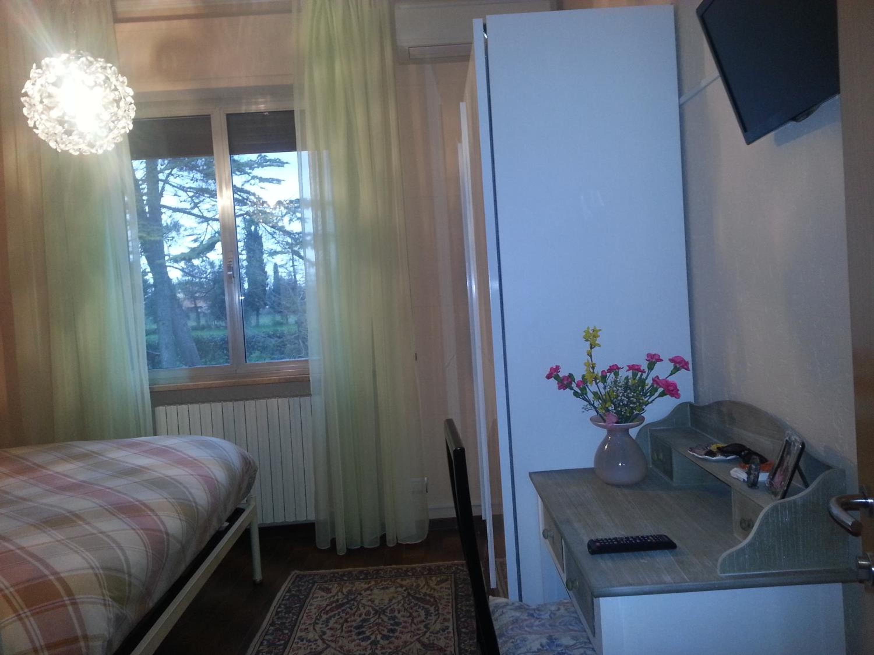 Double Room with Private Bathroom photo 3
